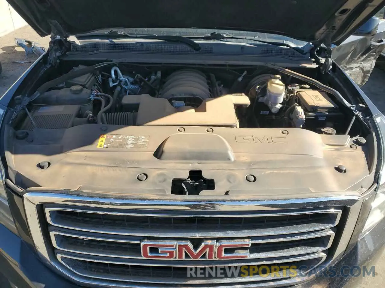 12 Photograph of a damaged car 1GKS2BKC3LR164319 GMC YUKON 2020