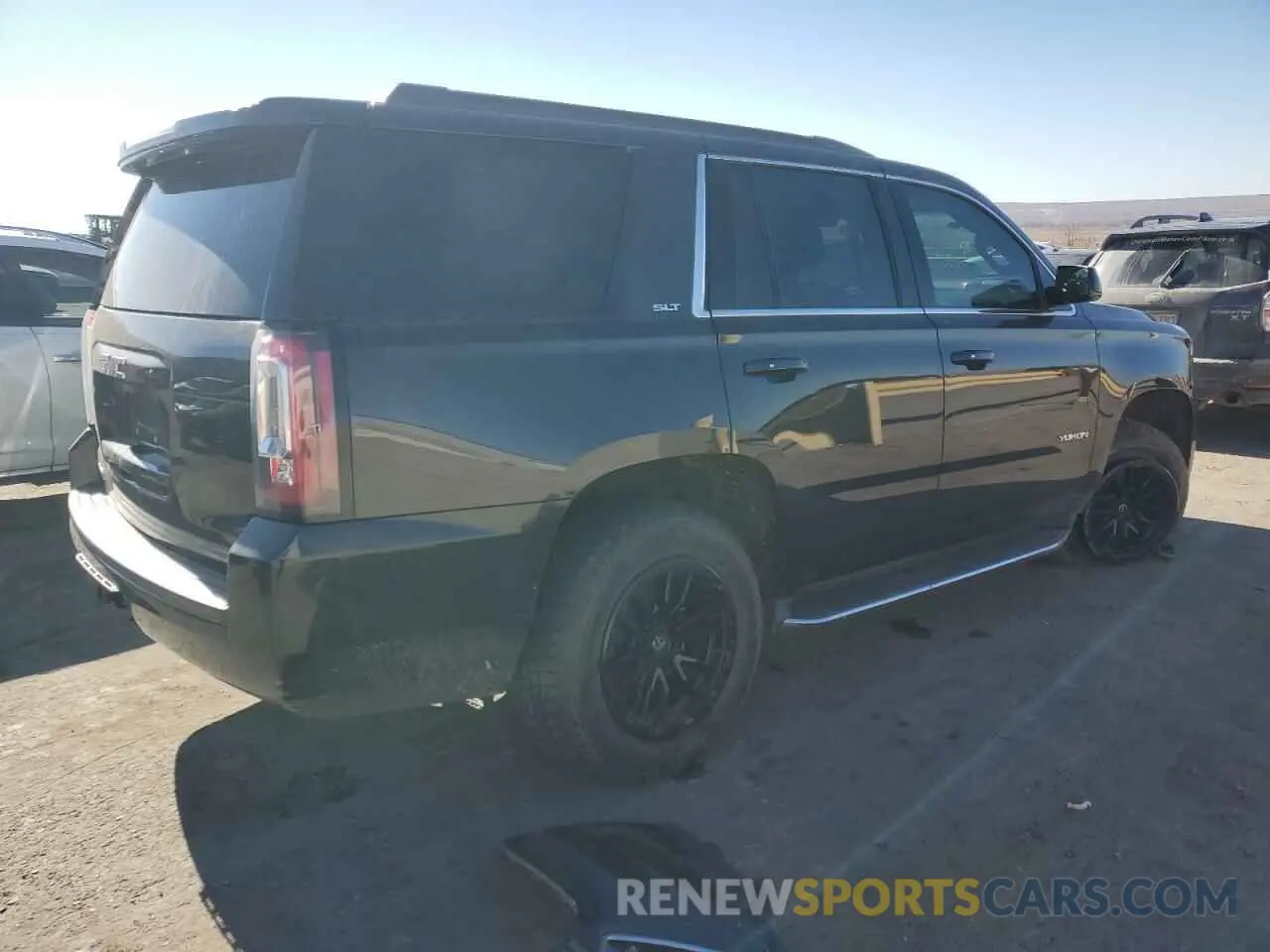 3 Photograph of a damaged car 1GKS2BKC3LR164319 GMC YUKON 2020