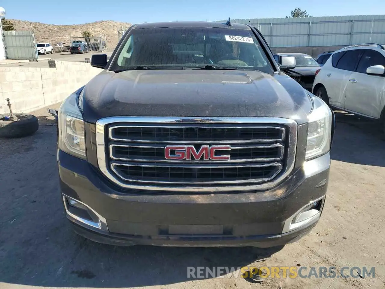 5 Photograph of a damaged car 1GKS2BKC3LR164319 GMC YUKON 2020