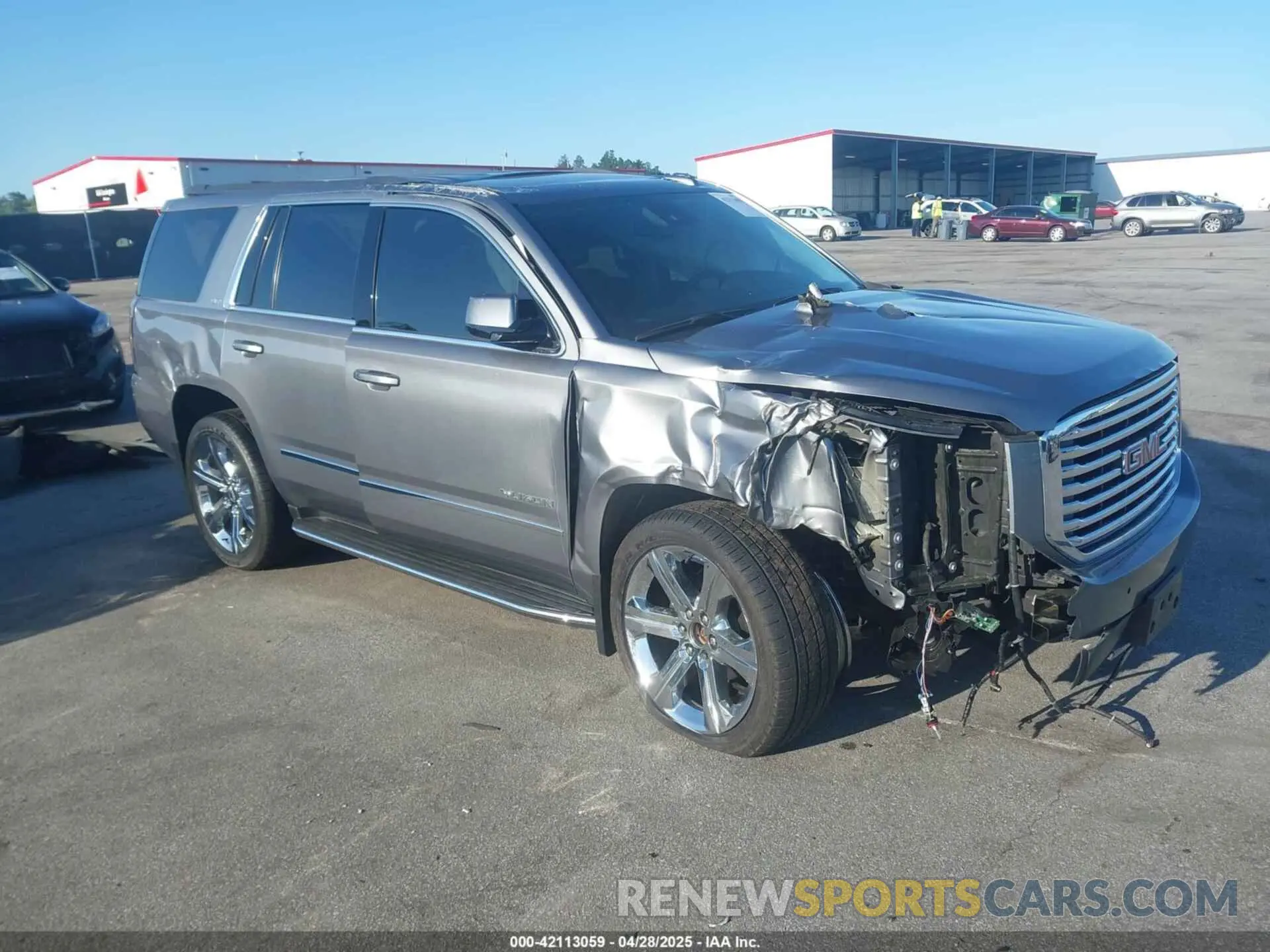 1 Photograph of a damaged car 1GKS2BKC6LR265158 GMC YUKON 2020