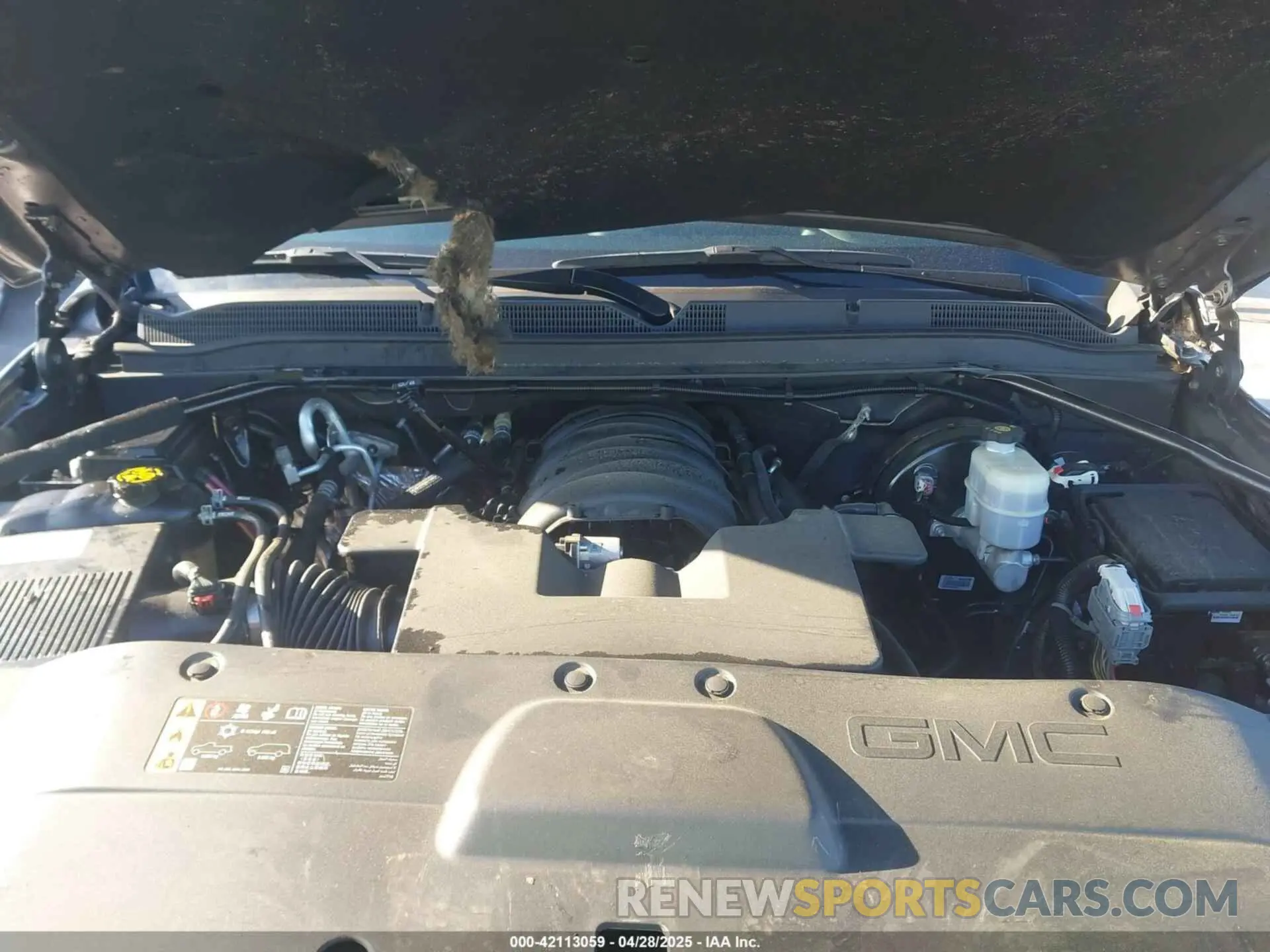 10 Photograph of a damaged car 1GKS2BKC6LR265158 GMC YUKON 2020