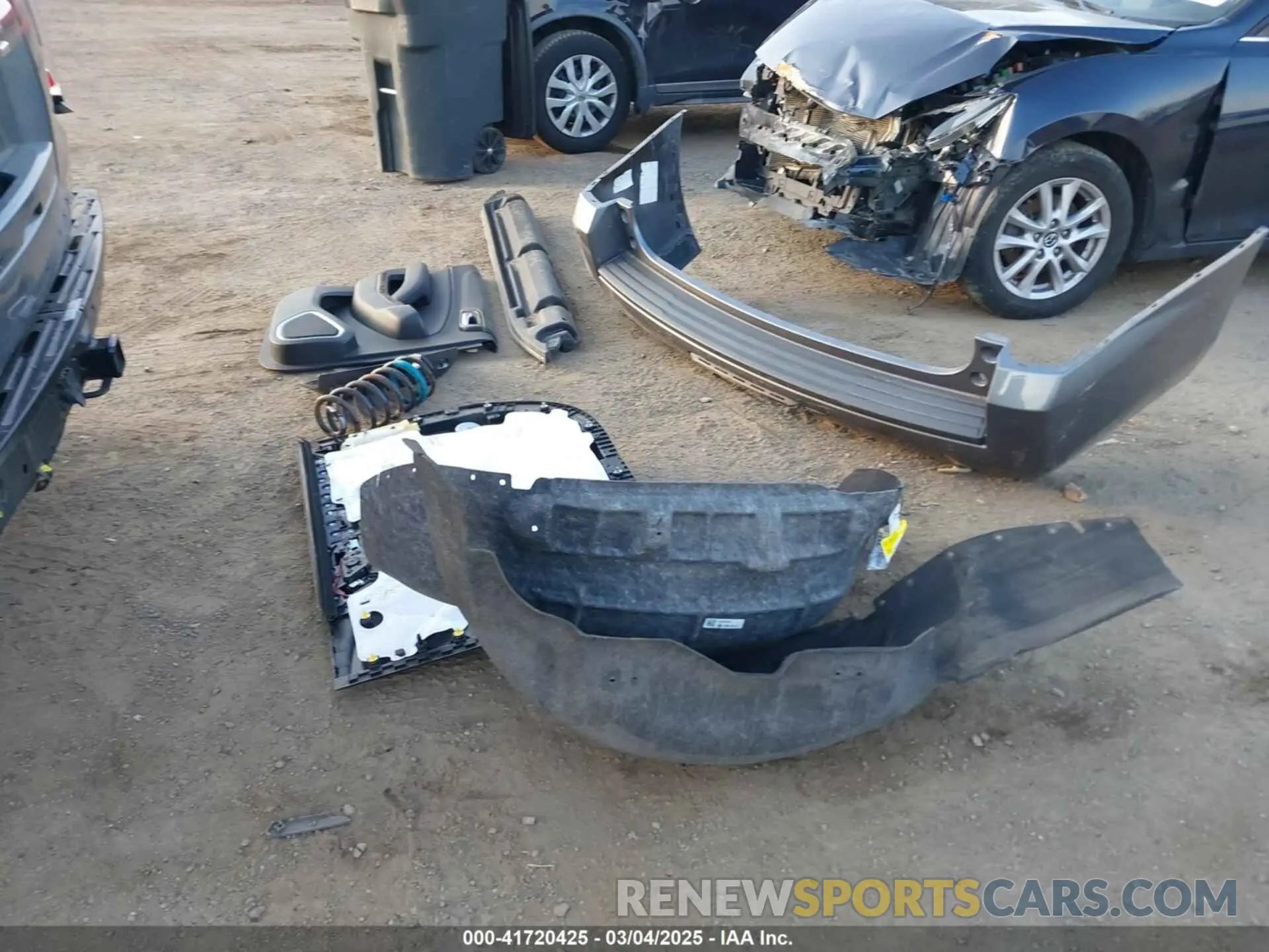 12 Photograph of a damaged car 1GKS2BKC8LR263699 GMC YUKON 2020