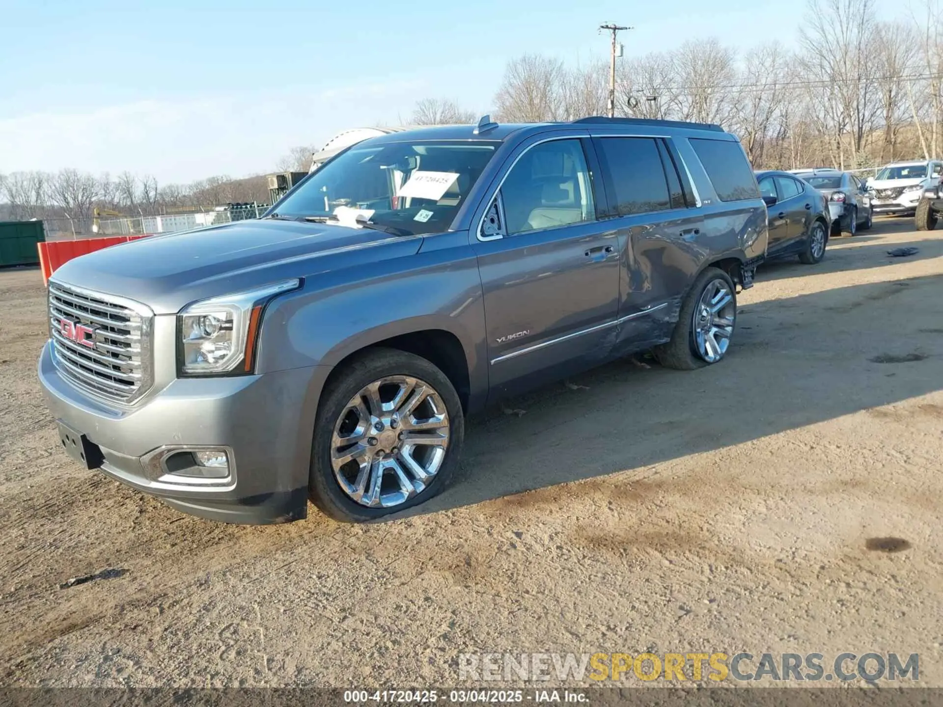 2 Photograph of a damaged car 1GKS2BKC8LR263699 GMC YUKON 2020