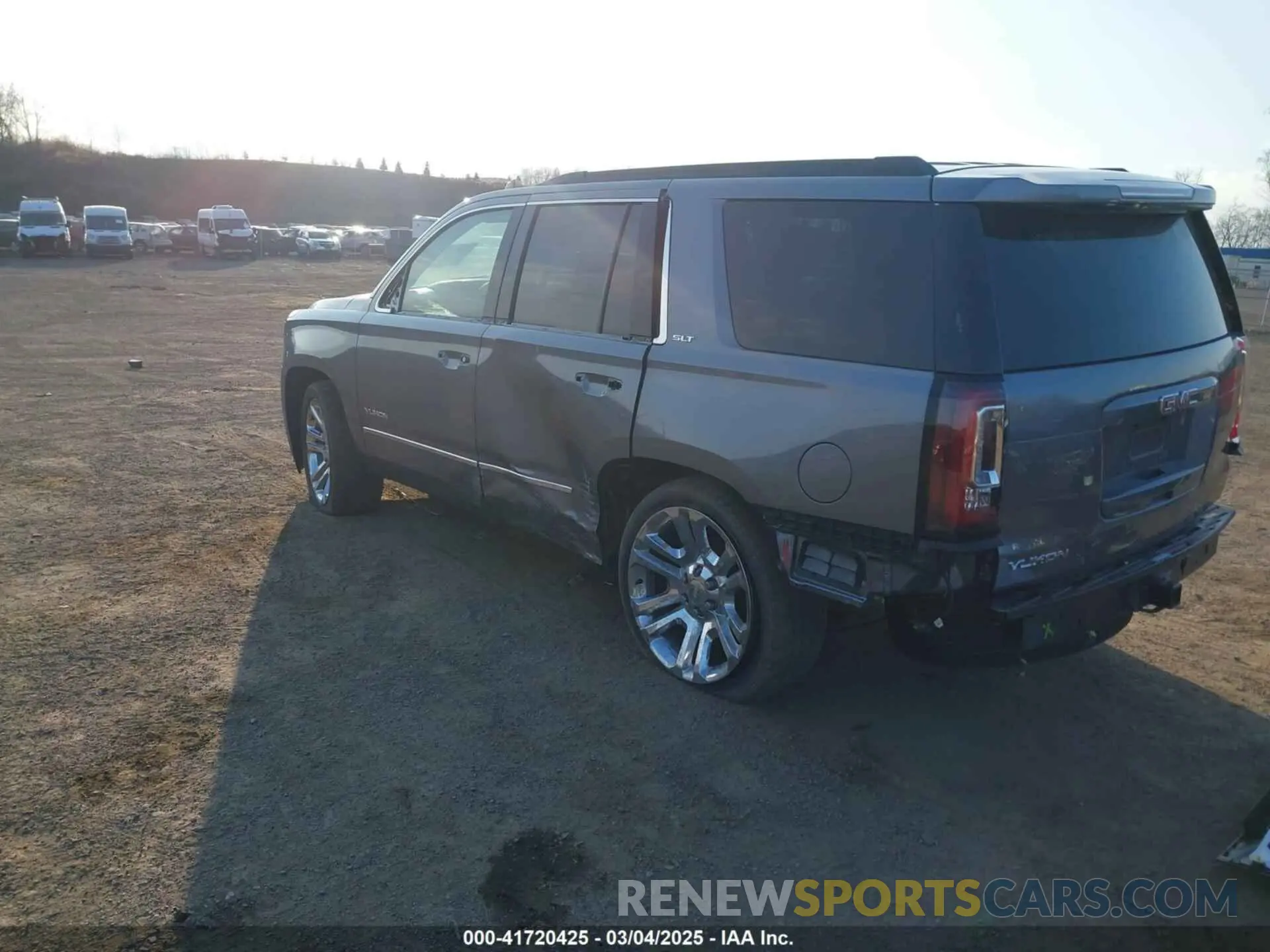 3 Photograph of a damaged car 1GKS2BKC8LR263699 GMC YUKON 2020