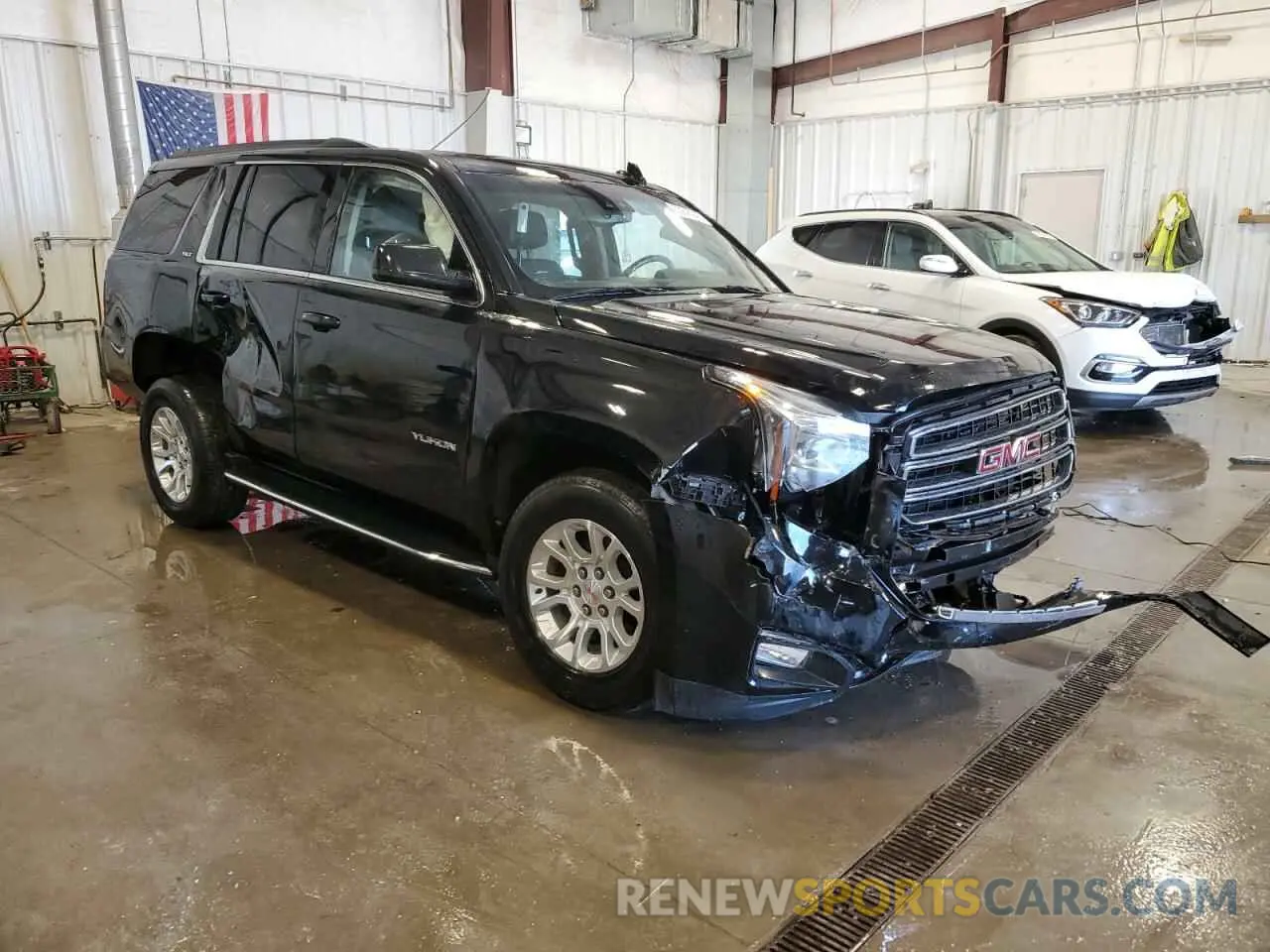 4 Photograph of a damaged car 1GKS2BKCXLR235497 GMC YUKON 2020