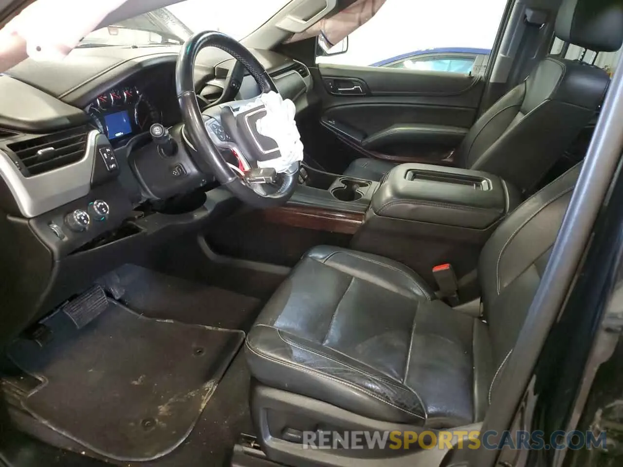 7 Photograph of a damaged car 1GKS2BKCXLR235497 GMC YUKON 2020