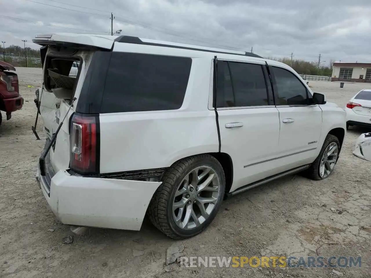 3 Photograph of a damaged car 1GKS2CKJ0LR299617 GMC YUKON 2020