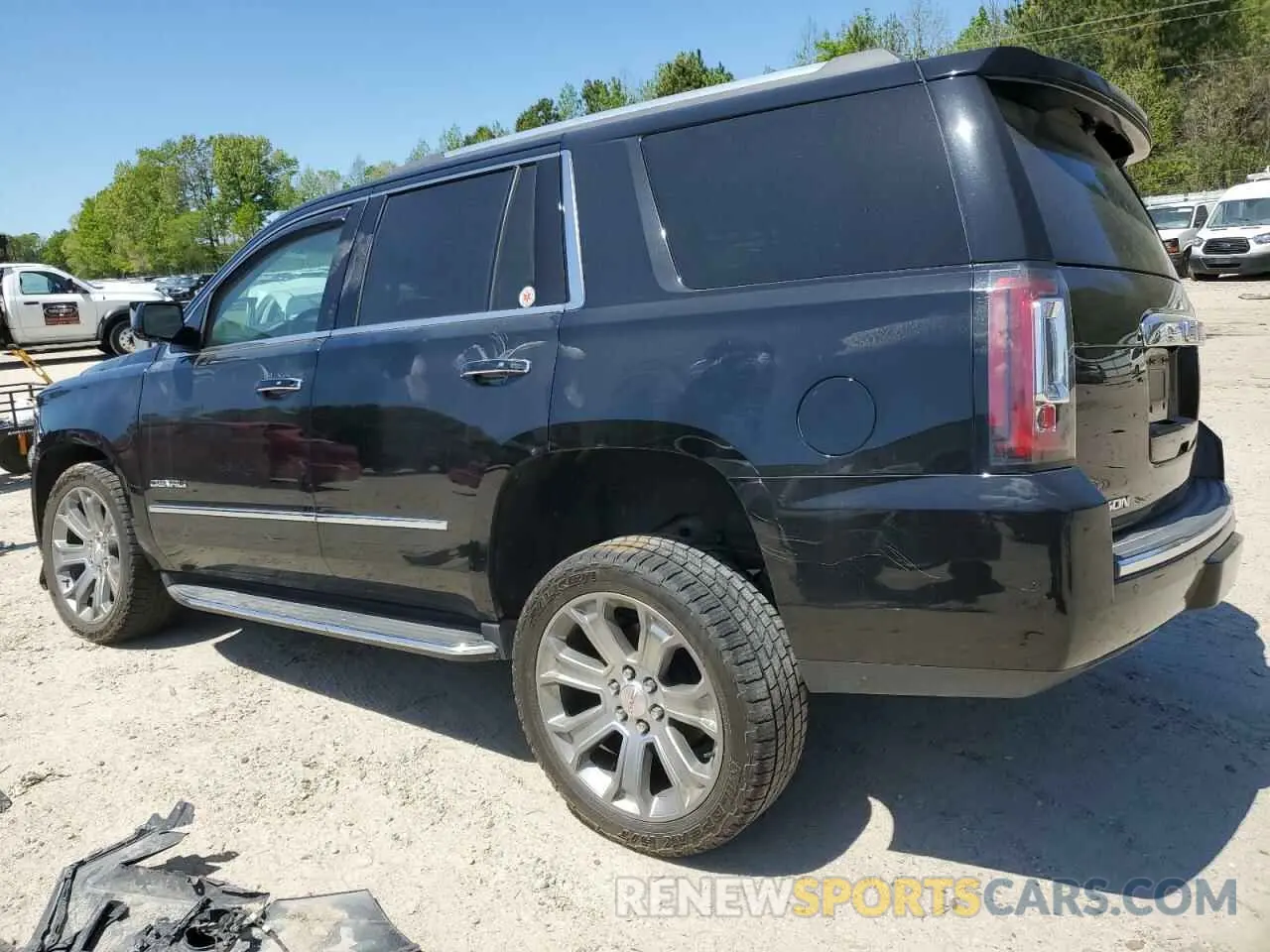 2 Photograph of a damaged car 1GKS2CKJ3LR261248 GMC YUKON 2020