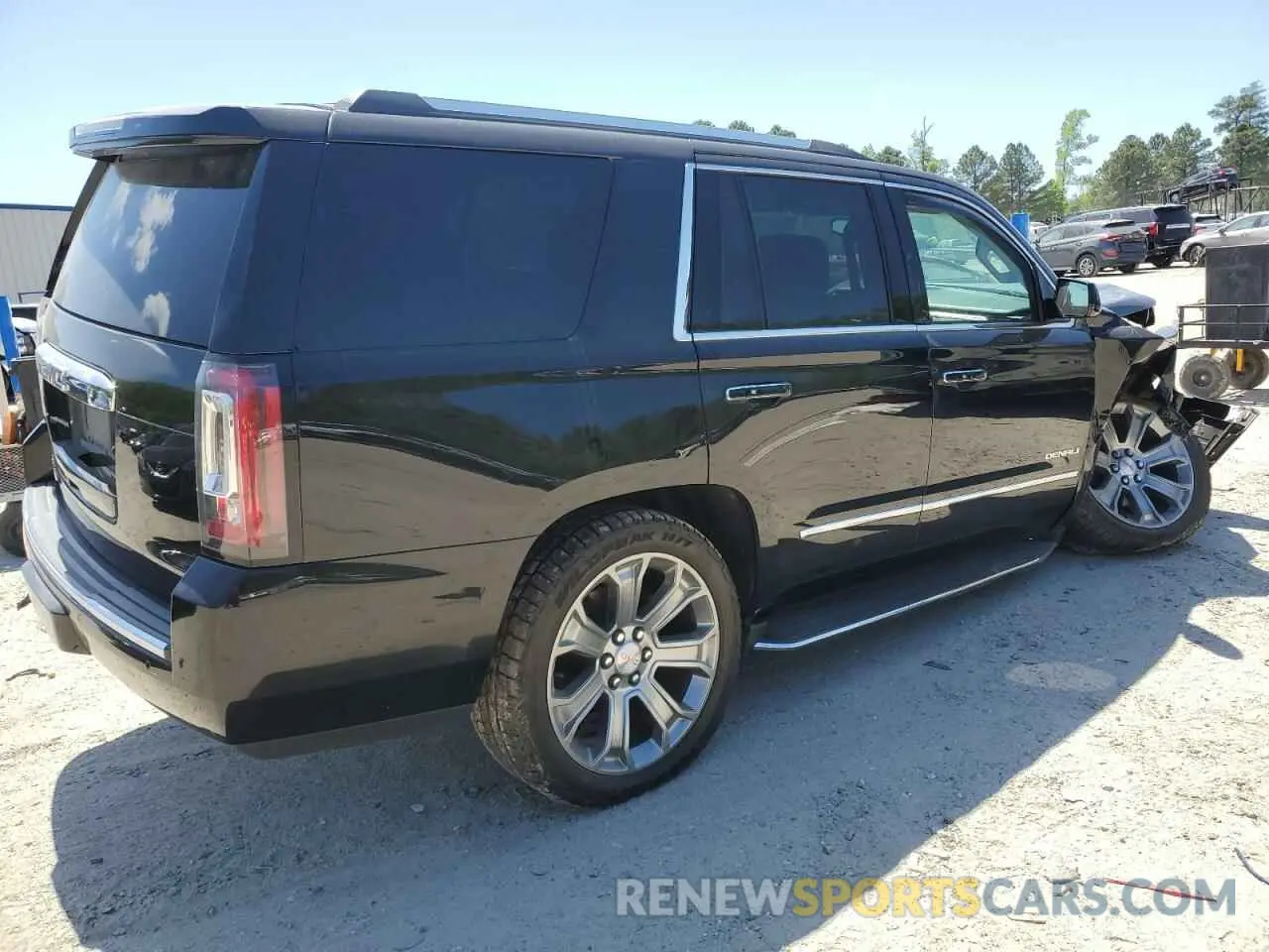3 Photograph of a damaged car 1GKS2CKJ3LR261248 GMC YUKON 2020