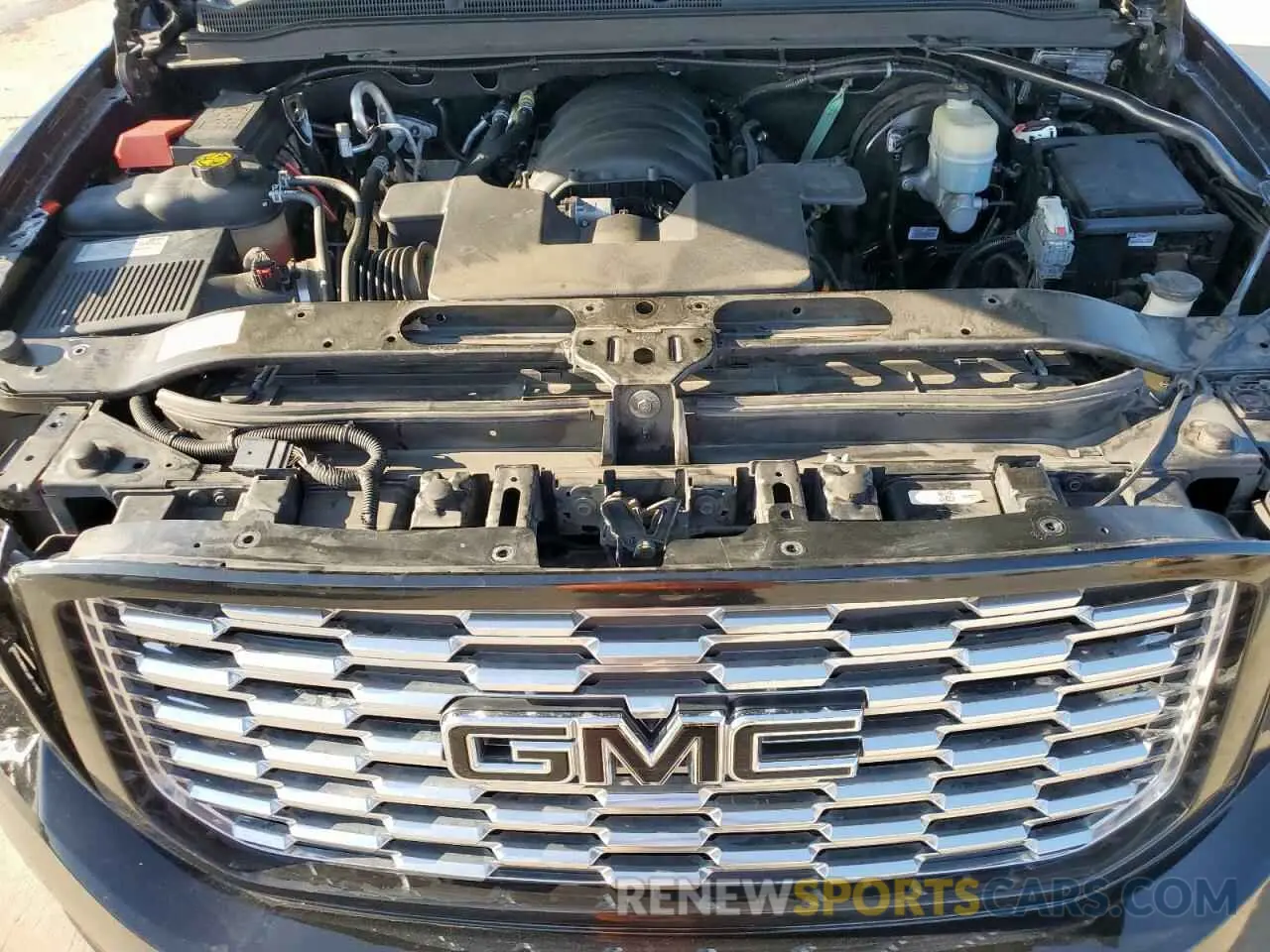 12 Photograph of a damaged car 1GKS2CKJ4LR144035 GMC YUKON 2020