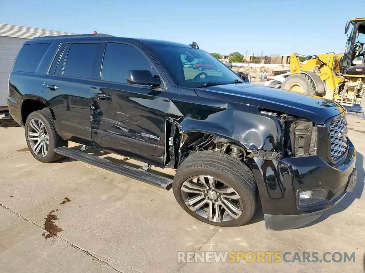 4 Photograph of a damaged car 1GKS2CKJ4LR144035 GMC YUKON 2020