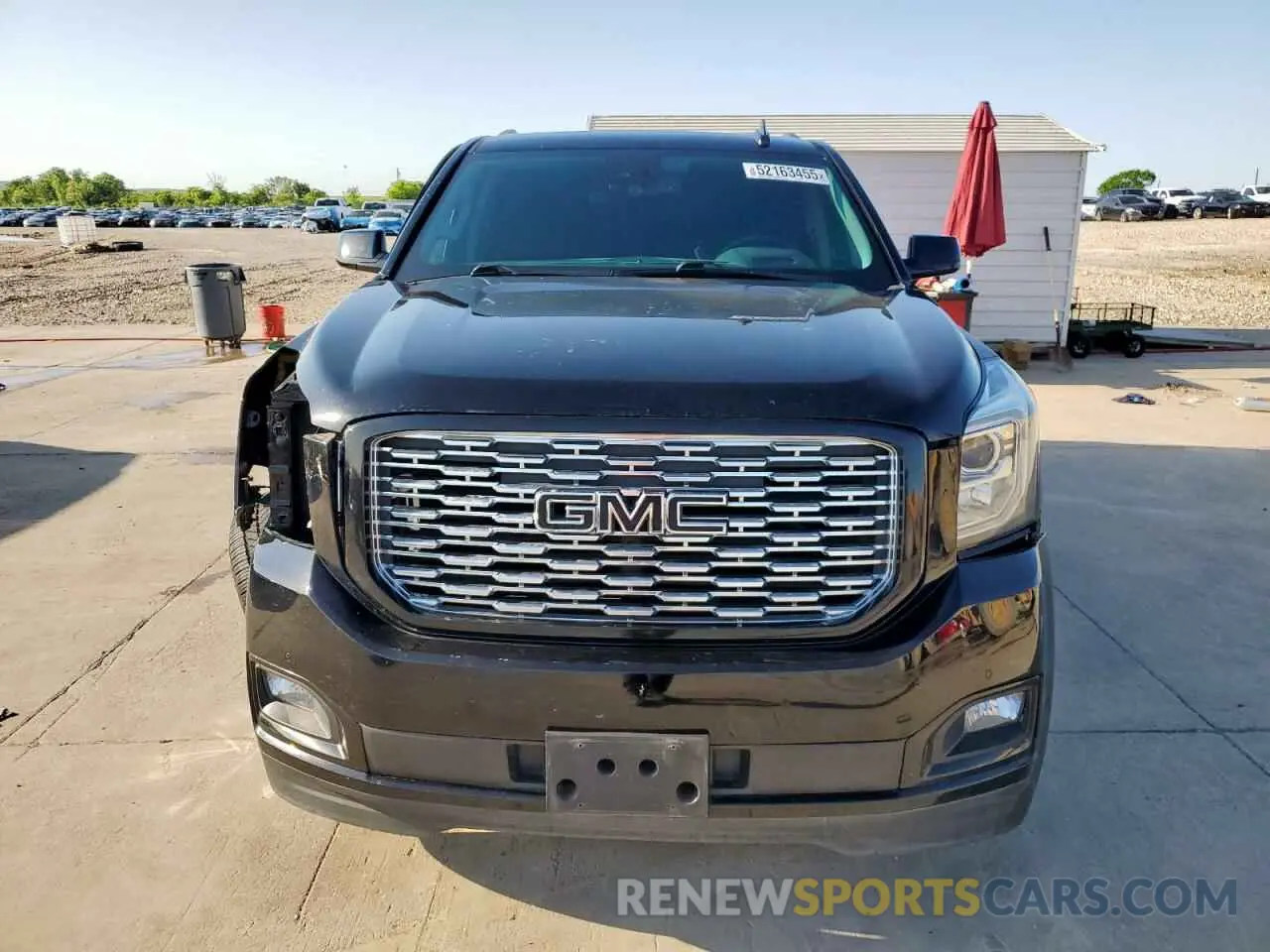 5 Photograph of a damaged car 1GKS2CKJ4LR144035 GMC YUKON 2020