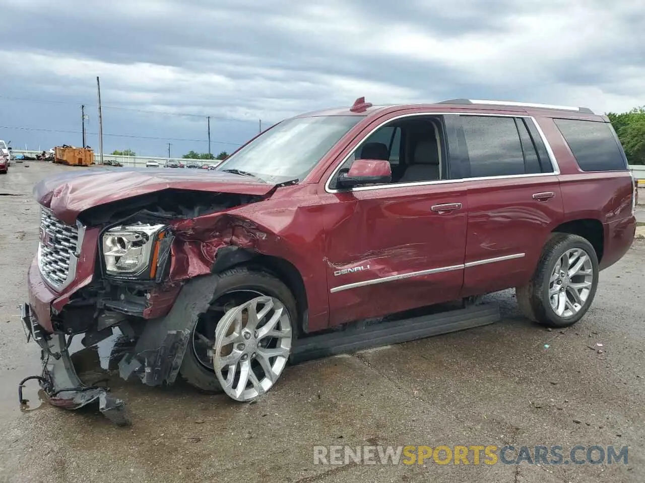 1 Photograph of a damaged car 1GKS2CKJ6LR156963 GMC YUKON 2020