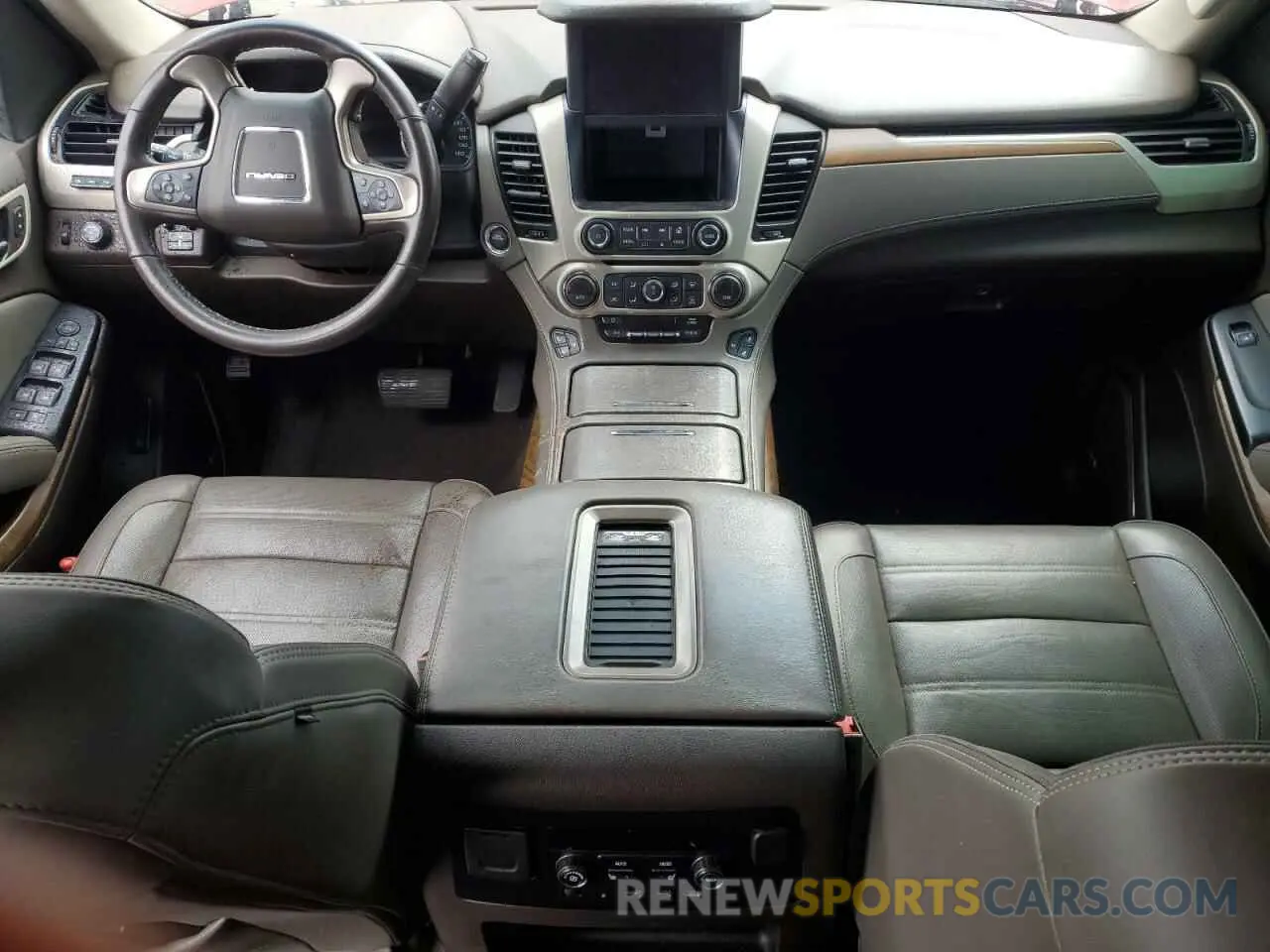 8 Photograph of a damaged car 1GKS2CKJ6LR156963 GMC YUKON 2020