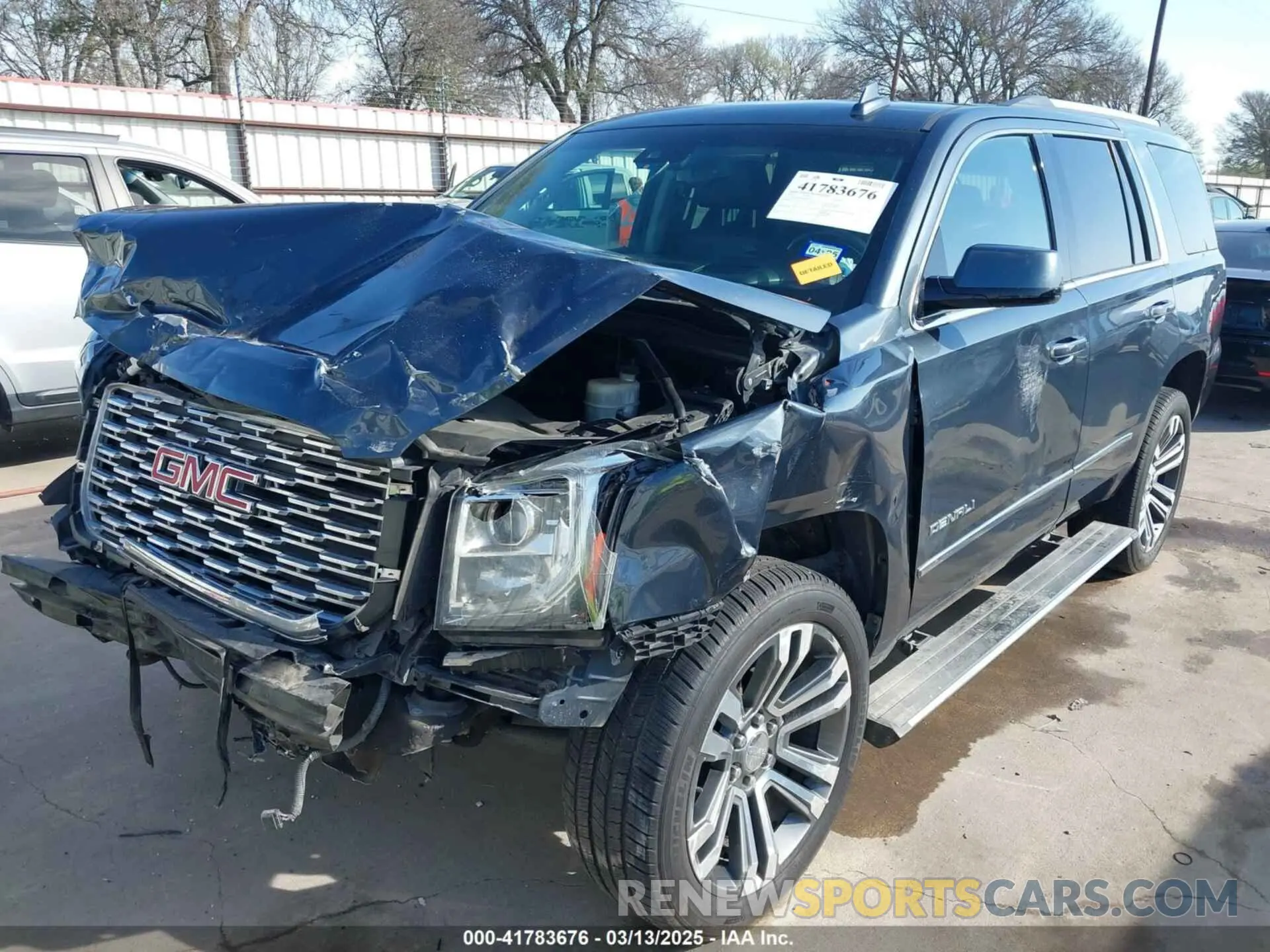 2 Photograph of a damaged car 1GKS2CKJ8LR108770 GMC YUKON 2020