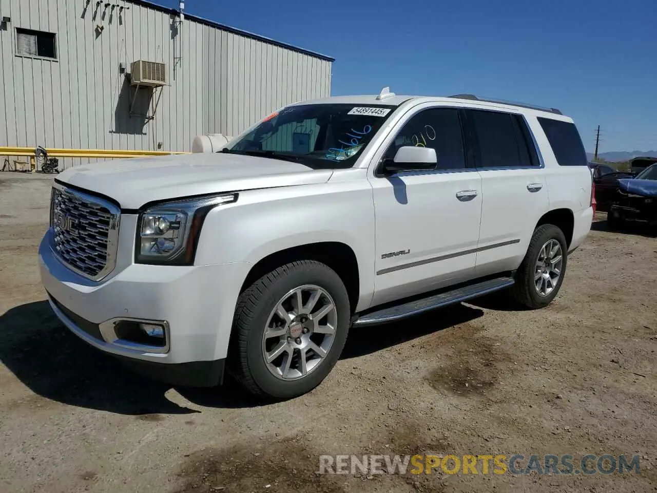 1 Photograph of a damaged car 1GKS2CKJXLR117616 GMC YUKON 2020