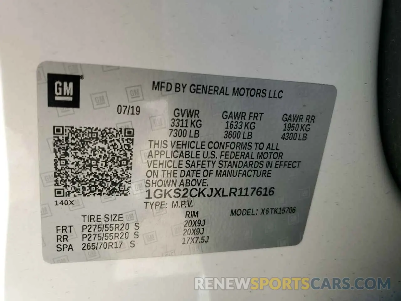 12 Photograph of a damaged car 1GKS2CKJXLR117616 GMC YUKON 2020