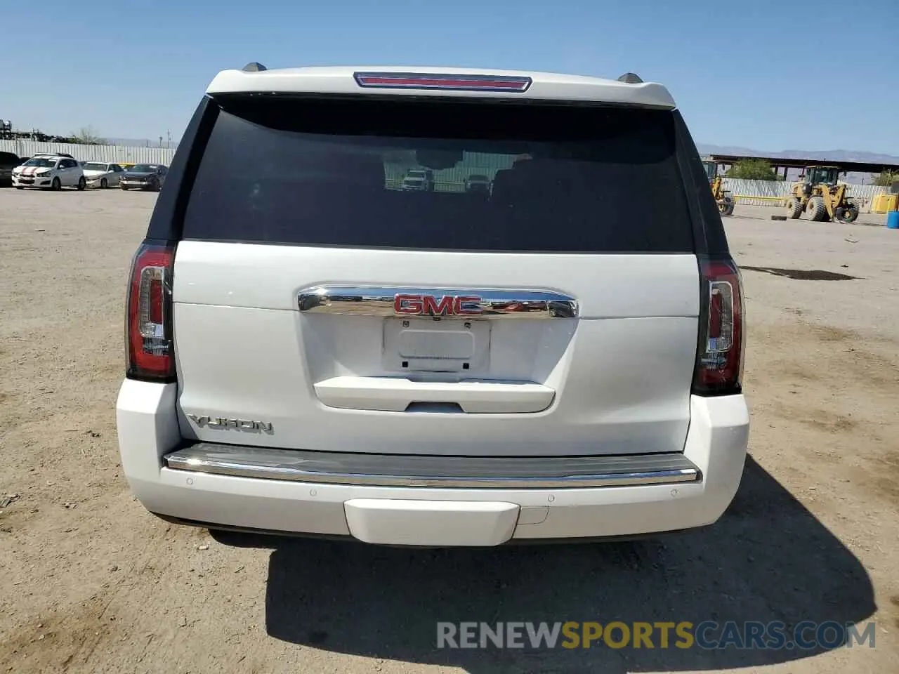 6 Photograph of a damaged car 1GKS2CKJXLR117616 GMC YUKON 2020