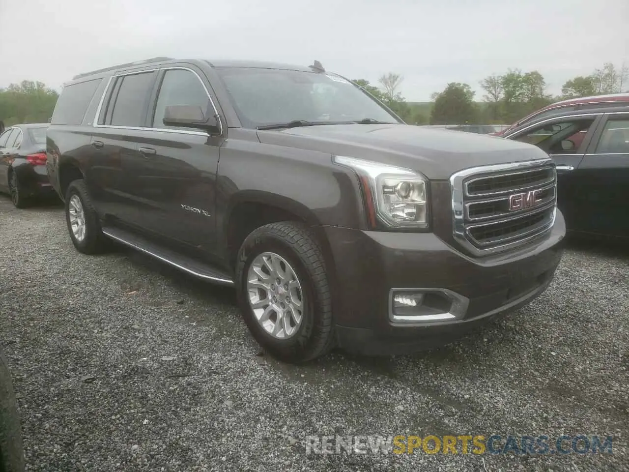 4 Photograph of a damaged car 1GKS2GKC3LR166651 GMC YUKON 2020