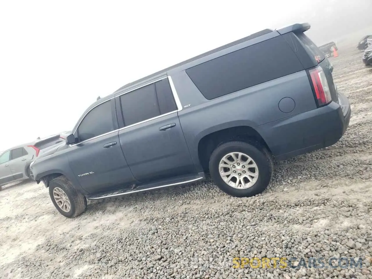 2 Photograph of a damaged car 1GKS2GKC7LR294312 GMC YUKON 2020