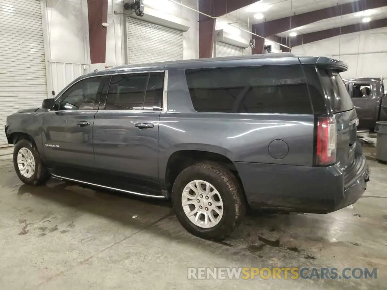 2 Photograph of a damaged car 1GKS2GKC8LR283075 GMC YUKON 2020