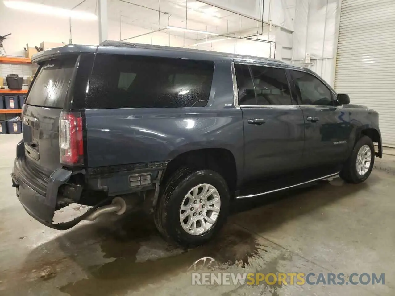 3 Photograph of a damaged car 1GKS2GKC8LR283075 GMC YUKON 2020