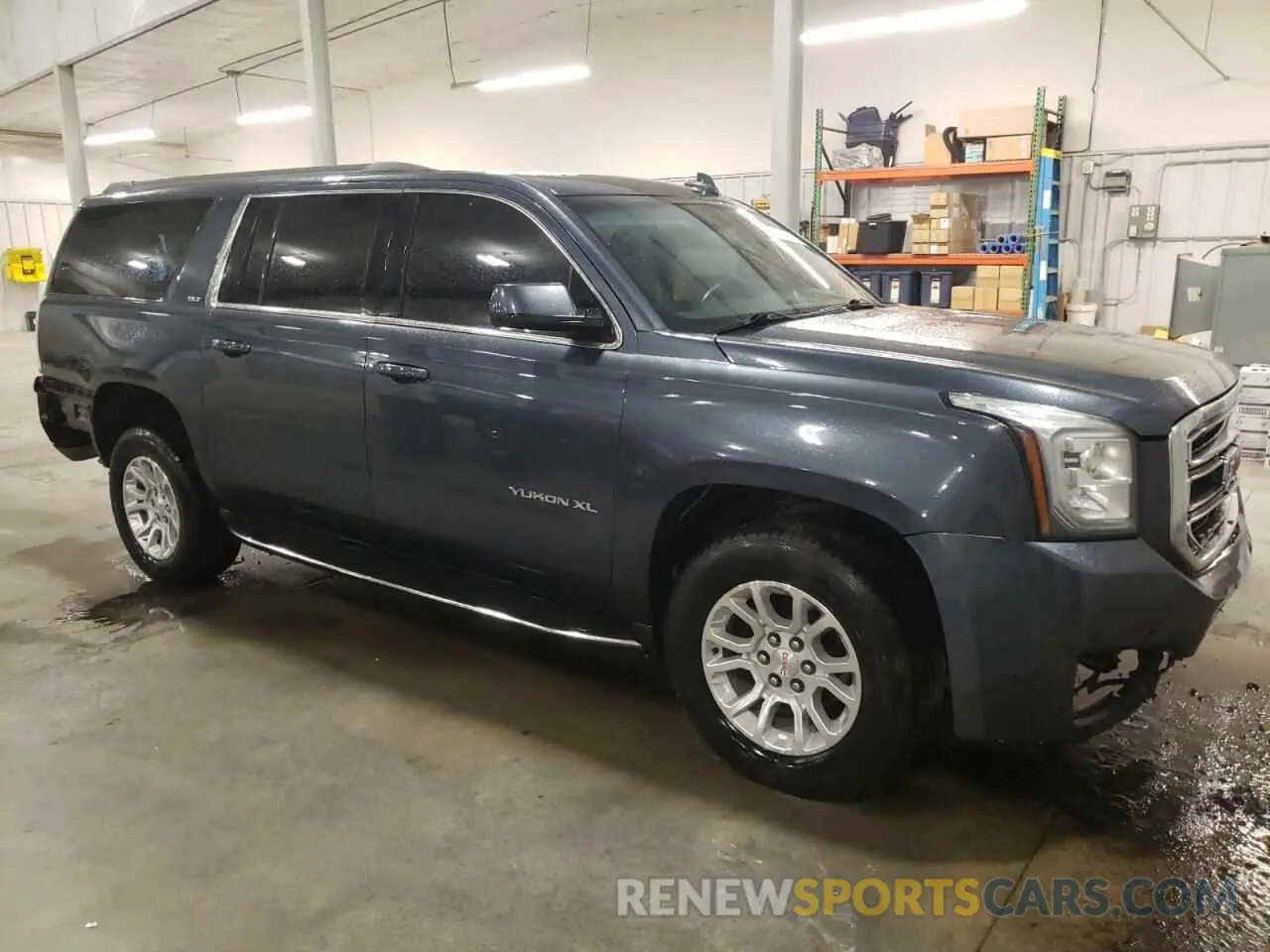 4 Photograph of a damaged car 1GKS2GKC8LR283075 GMC YUKON 2020