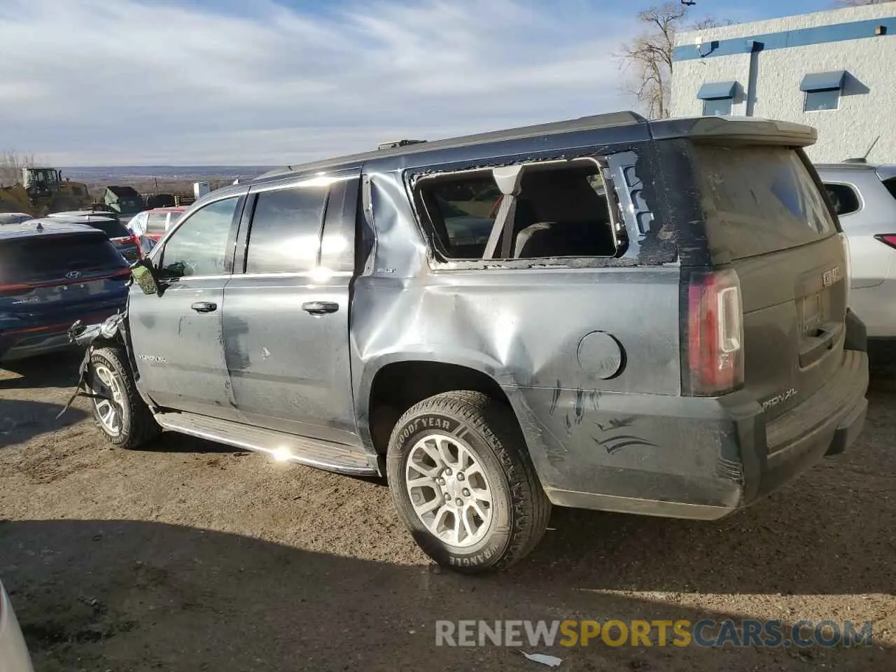 2 Photograph of a damaged car 1GKS2GKC9LR134559 GMC YUKON 2020