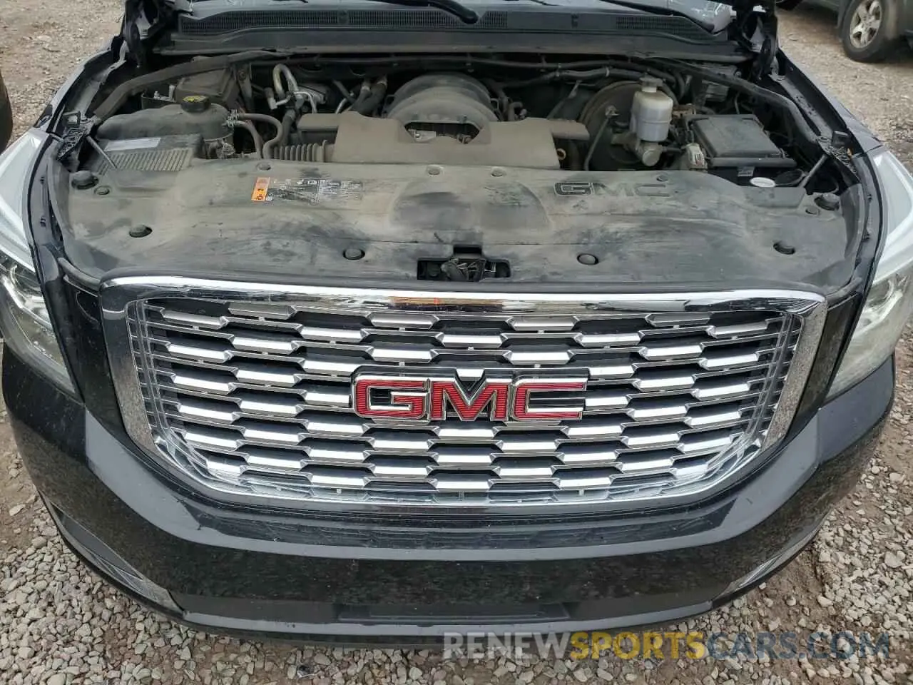 12 Photograph of a damaged car 1GKS2HKJ1LR302666 GMC YUKON 2020