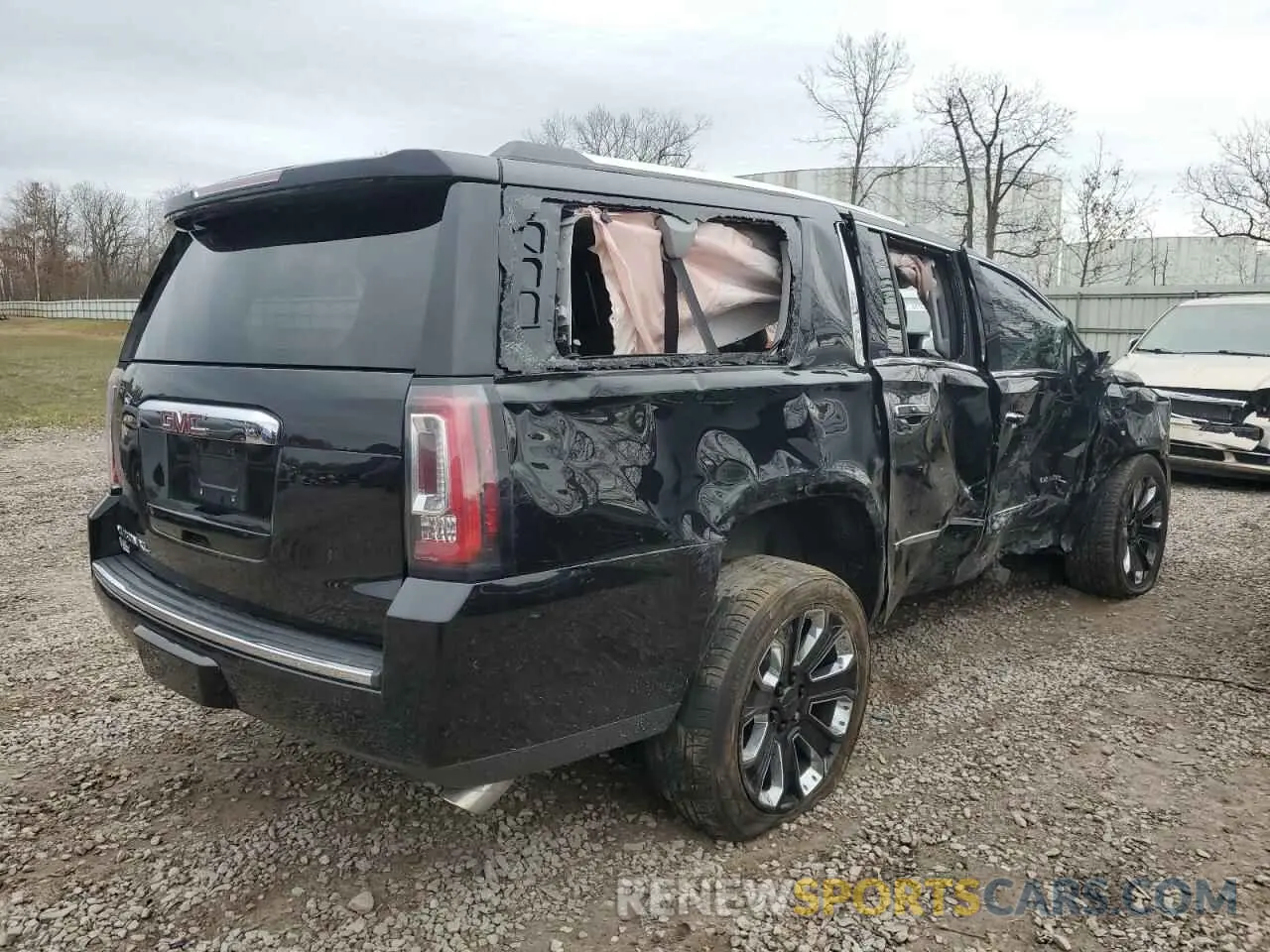 3 Photograph of a damaged car 1GKS2HKJ1LR302666 GMC YUKON 2020