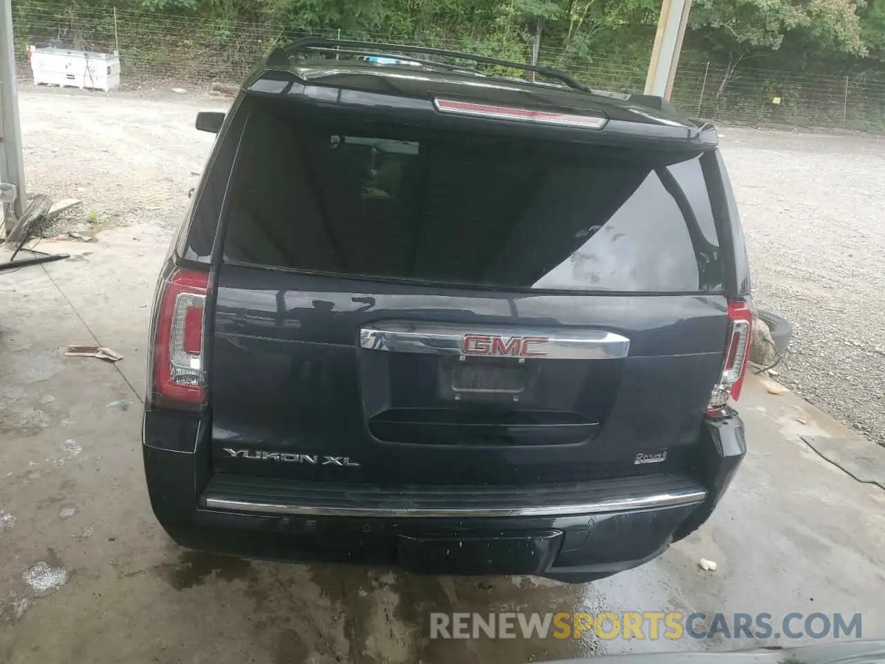 6 Photograph of a damaged car 1GKS2HKJ2LR191108 GMC YUKON 2020