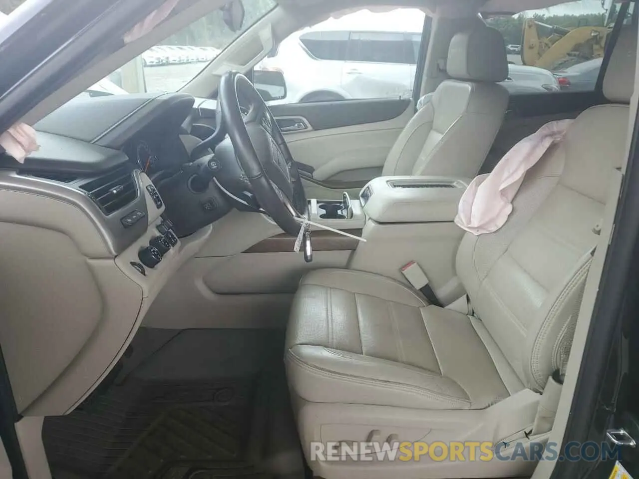 7 Photograph of a damaged car 1GKS2HKJ2LR191108 GMC YUKON 2020