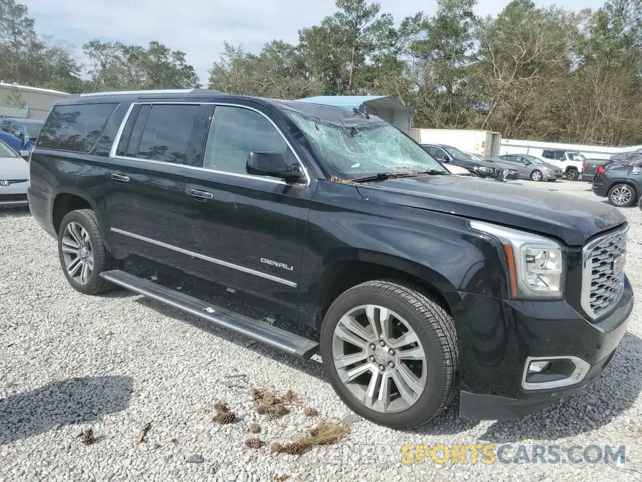 4 Photograph of a damaged car 1GKS2HKJ4LR265631 GMC YUKON 2020