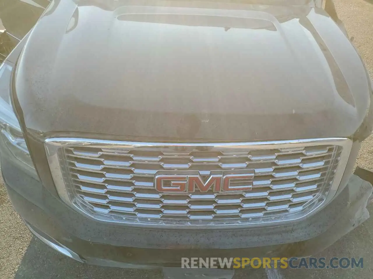 12 Photograph of a damaged car 1GKS2HKJ8LR203469 GMC YUKON 2020