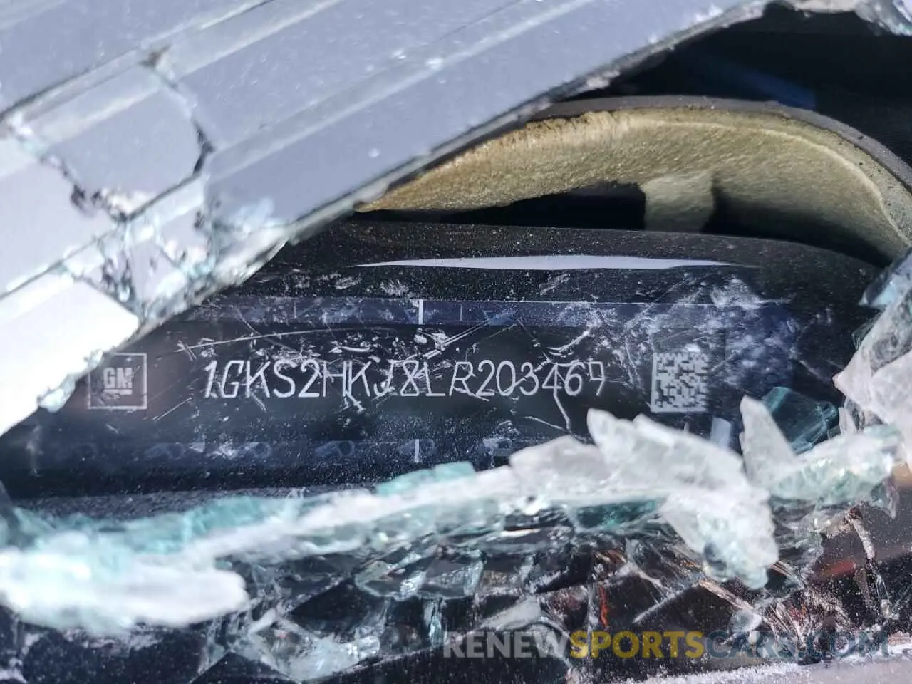13 Photograph of a damaged car 1GKS2HKJ8LR203469 GMC YUKON 2020