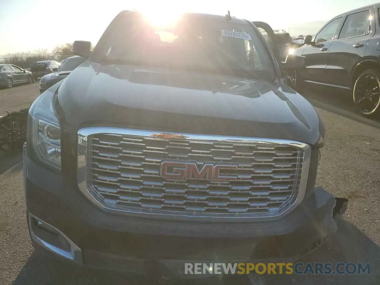 5 Photograph of a damaged car 1GKS2HKJ8LR203469 GMC YUKON 2020