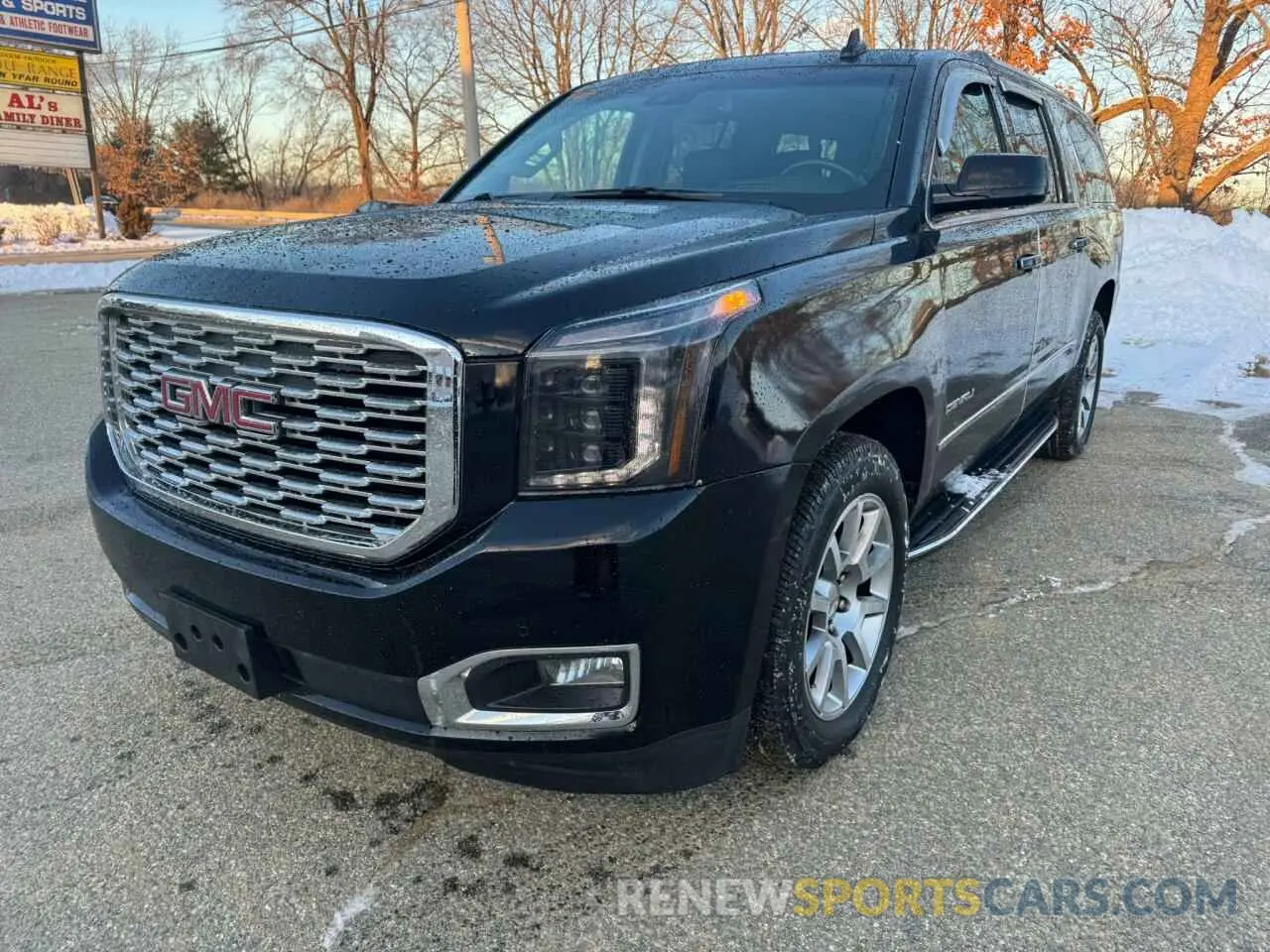 2 Photograph of a damaged car 1GKS2HKJXLR103826 GMC YUKON 2020
