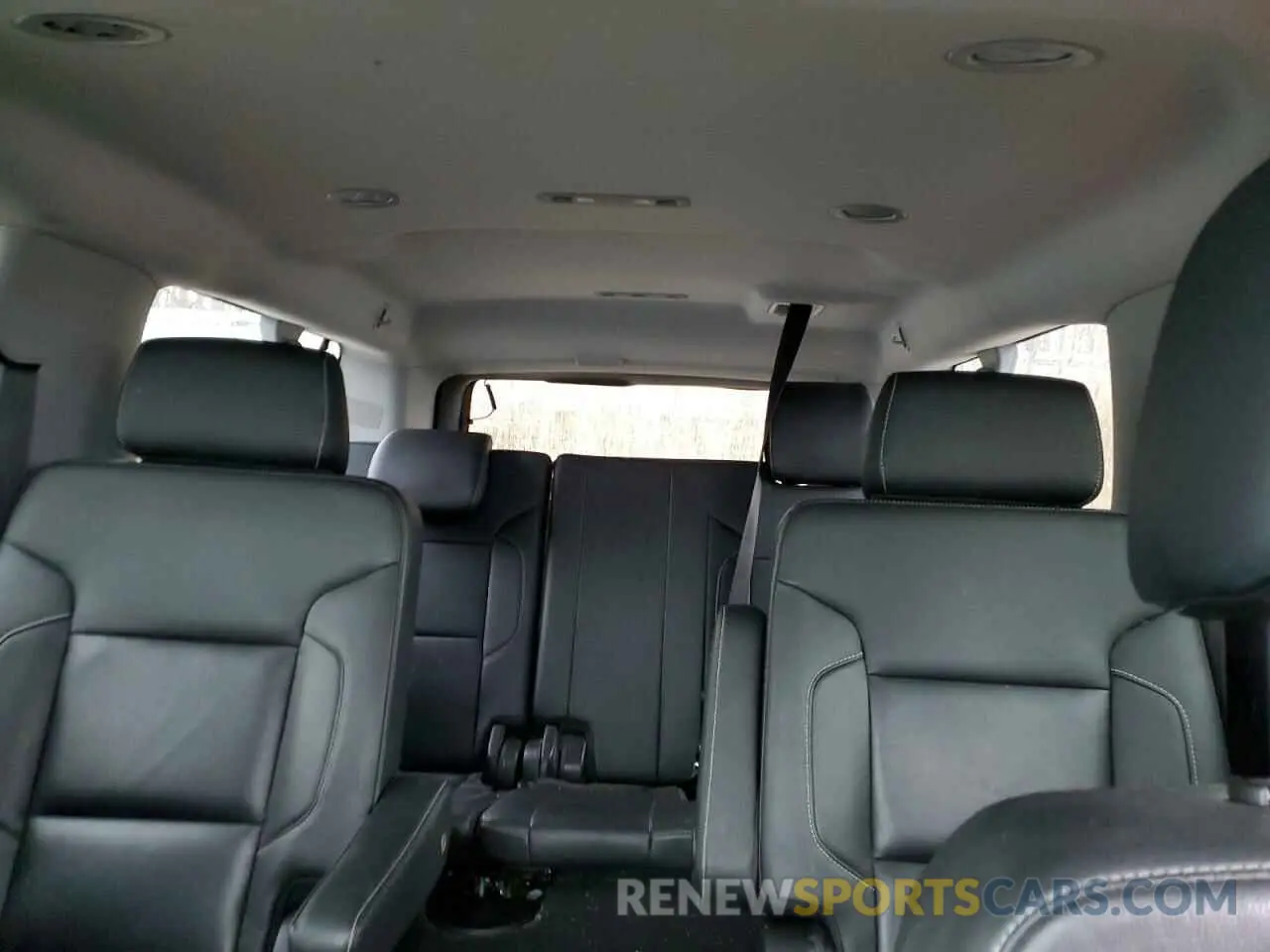 10 Photograph of a damaged car 1GKS2JKC3LR208149 GMC YUKON 2020