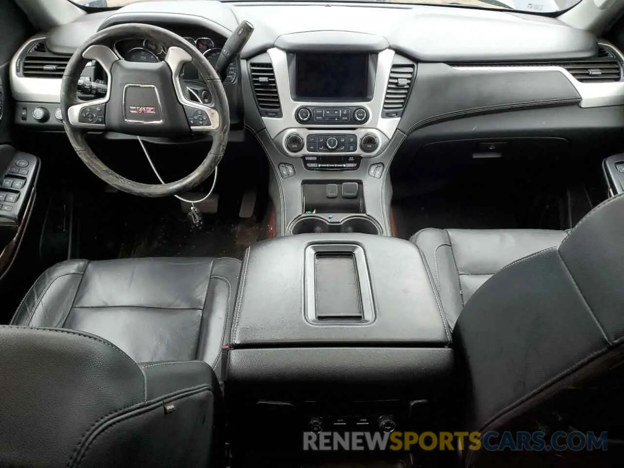 8 Photograph of a damaged car 1GKS2JKC3LR208149 GMC YUKON 2020
