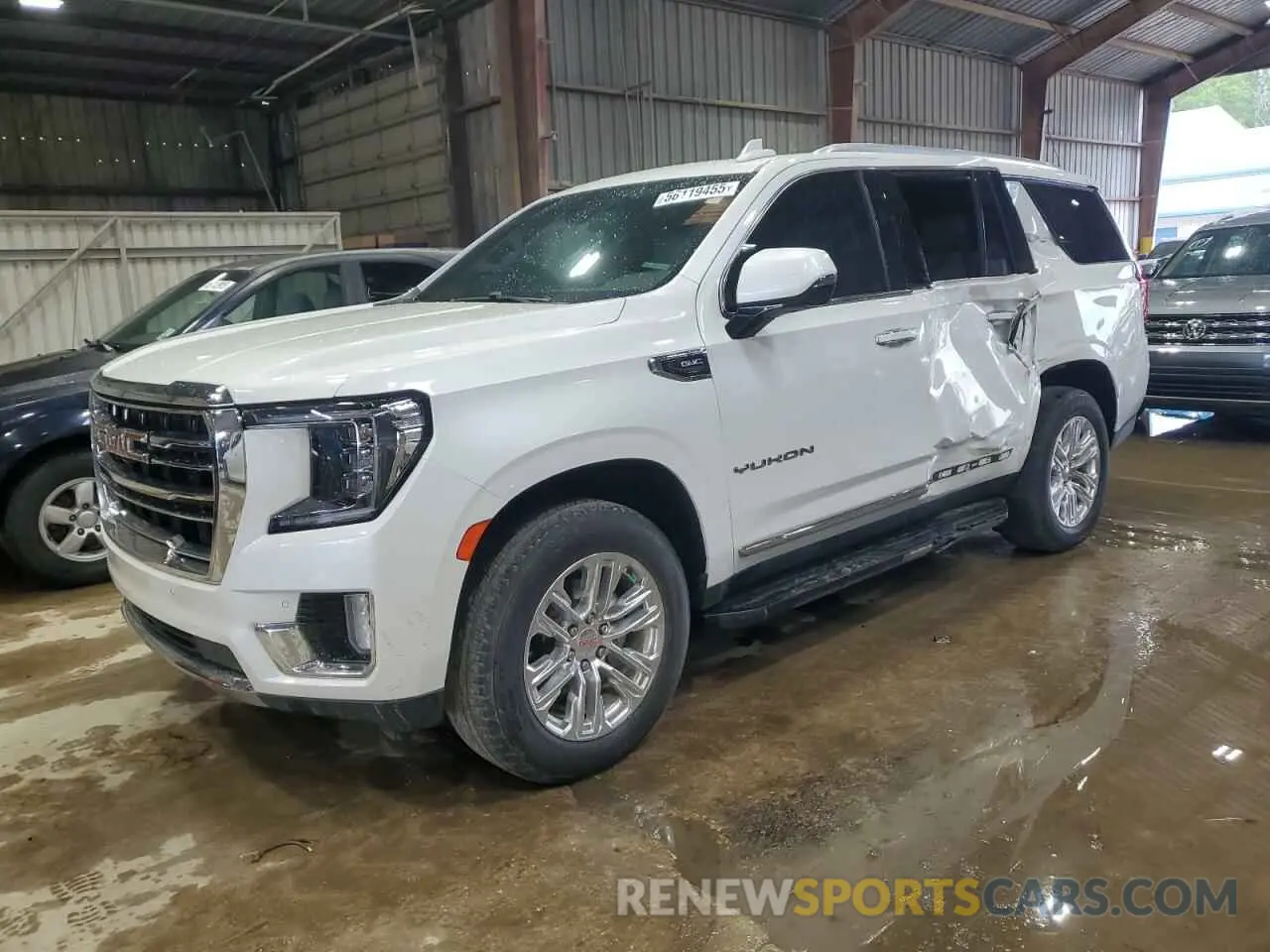 1 Photograph of a damaged car 1GKS1BKD0MR464123 GMC YUKON 2021