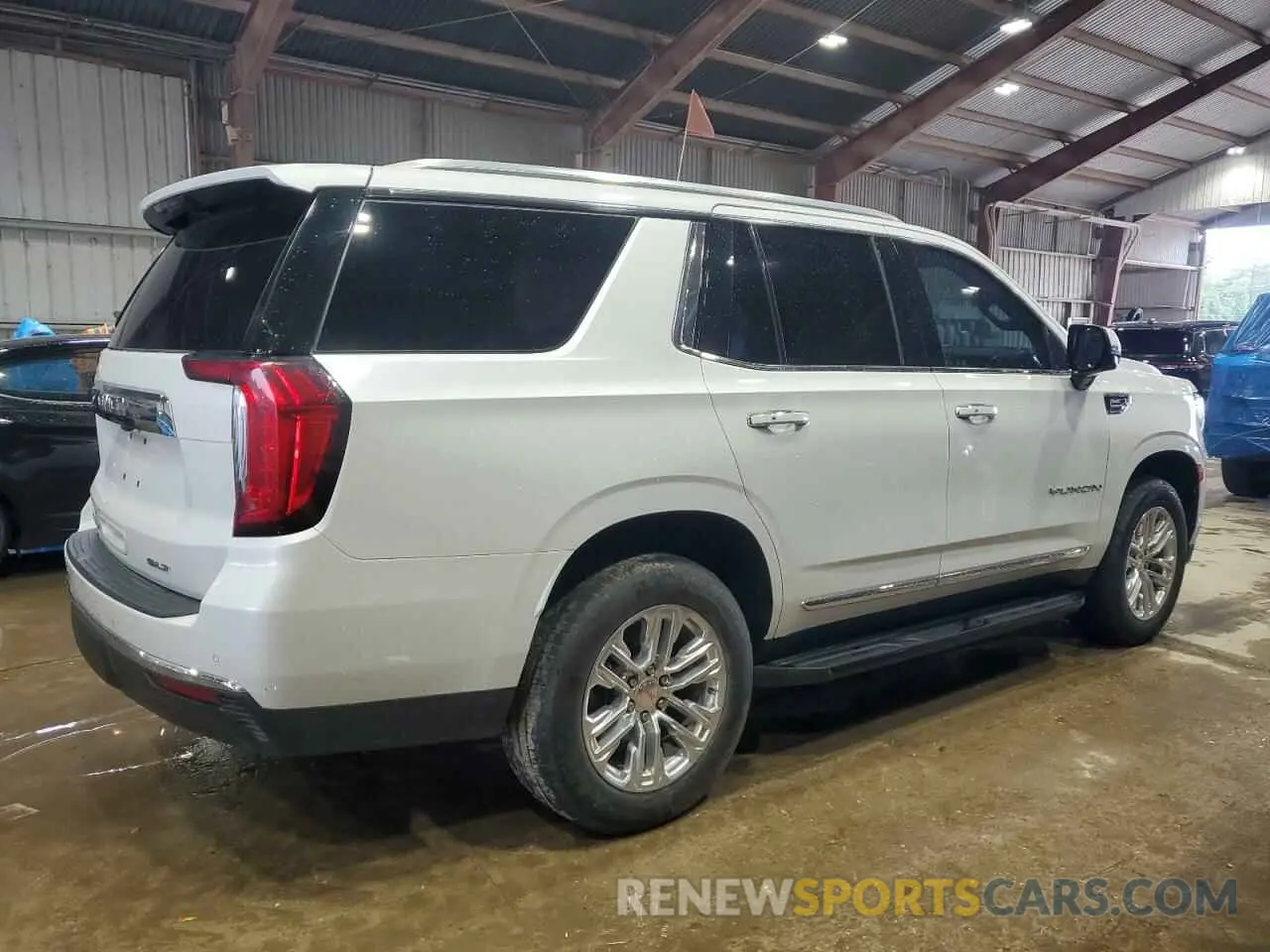 3 Photograph of a damaged car 1GKS1BKD0MR464123 GMC YUKON 2021