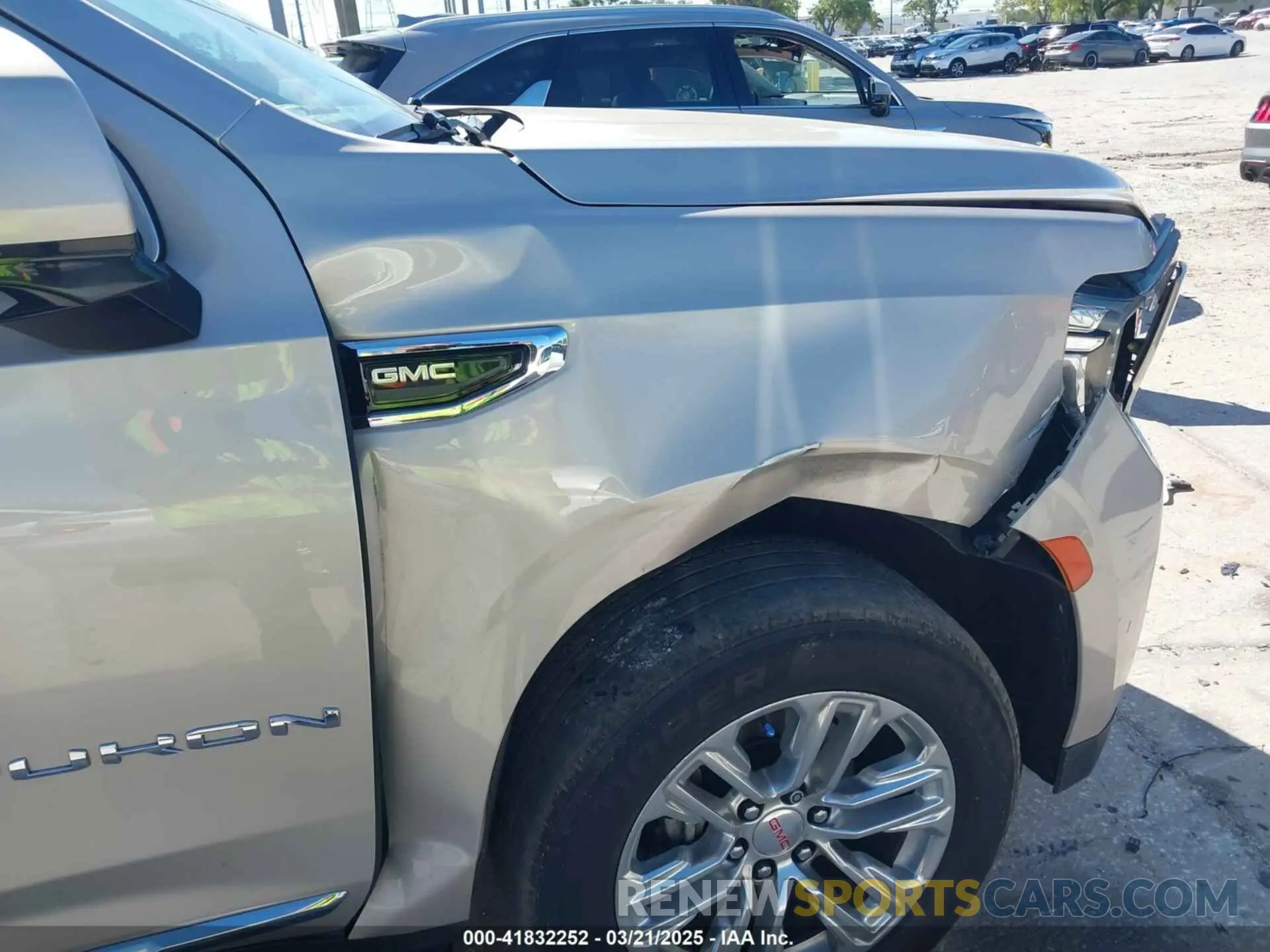 17 Photograph of a damaged car 1GKS1BKD3MR168352 GMC YUKON 2021