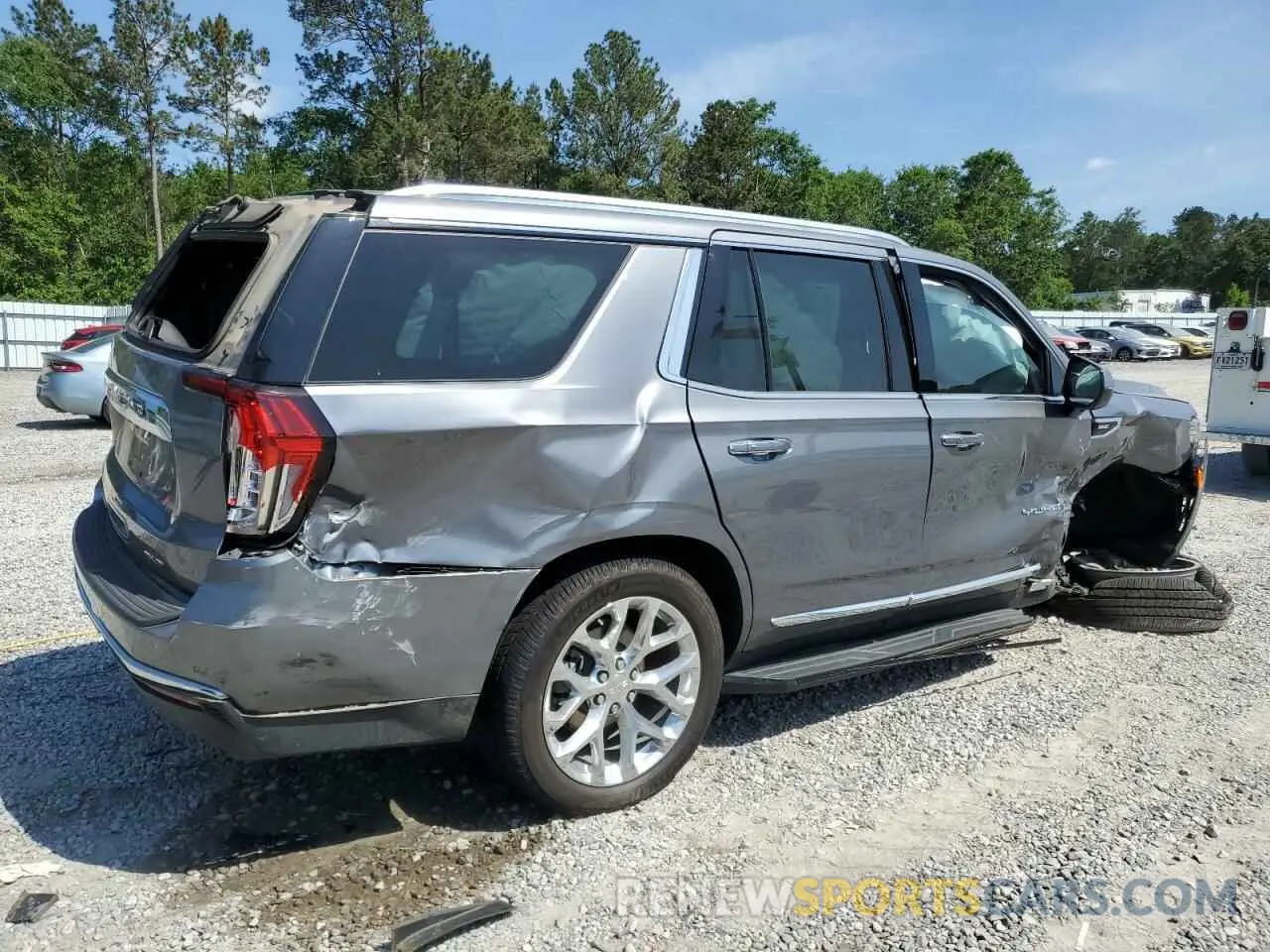 3 Photograph of a damaged car 1GKS1BKD3MR438566 GMC YUKON 2021