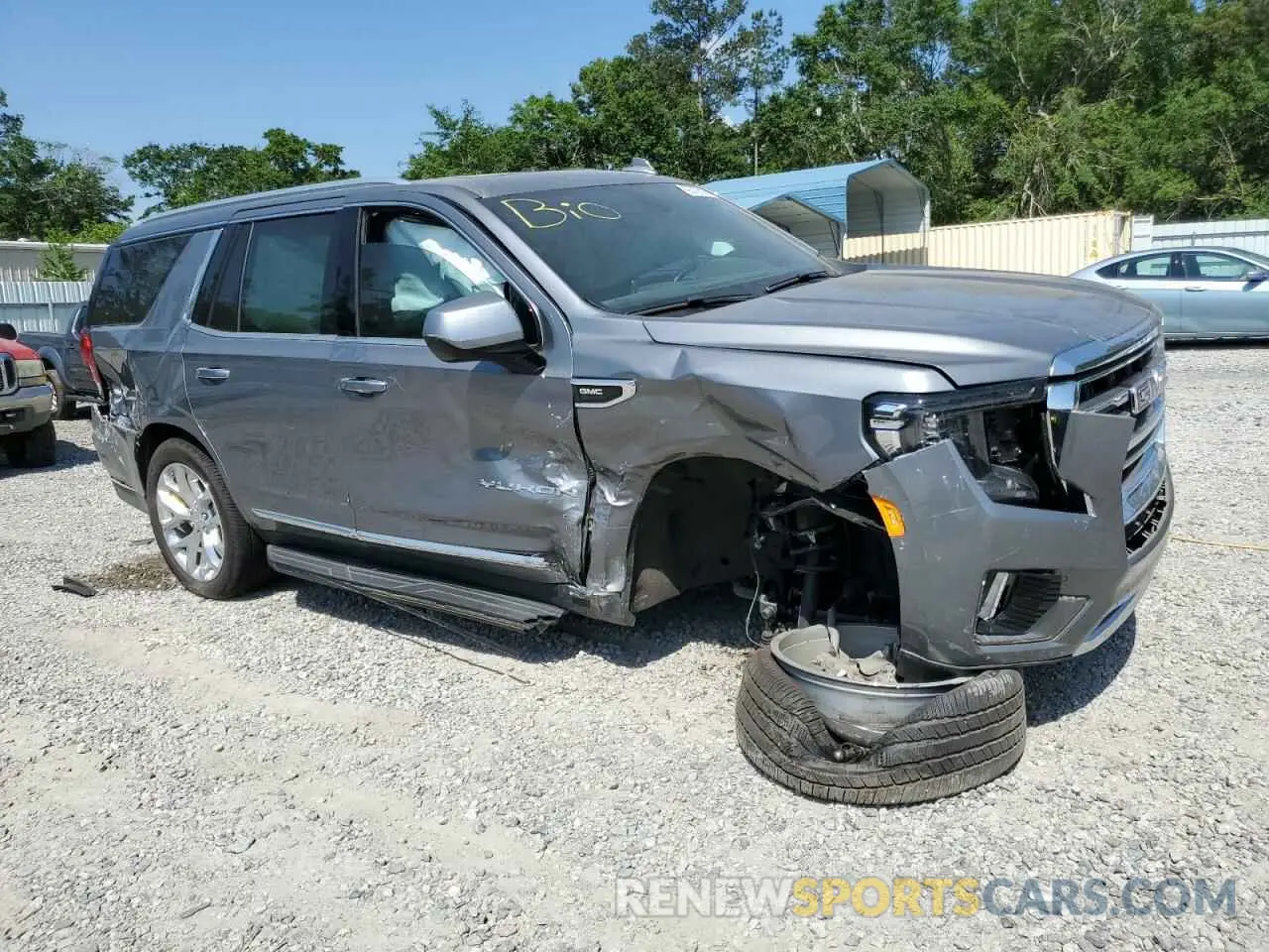 4 Photograph of a damaged car 1GKS1BKD3MR438566 GMC YUKON 2021