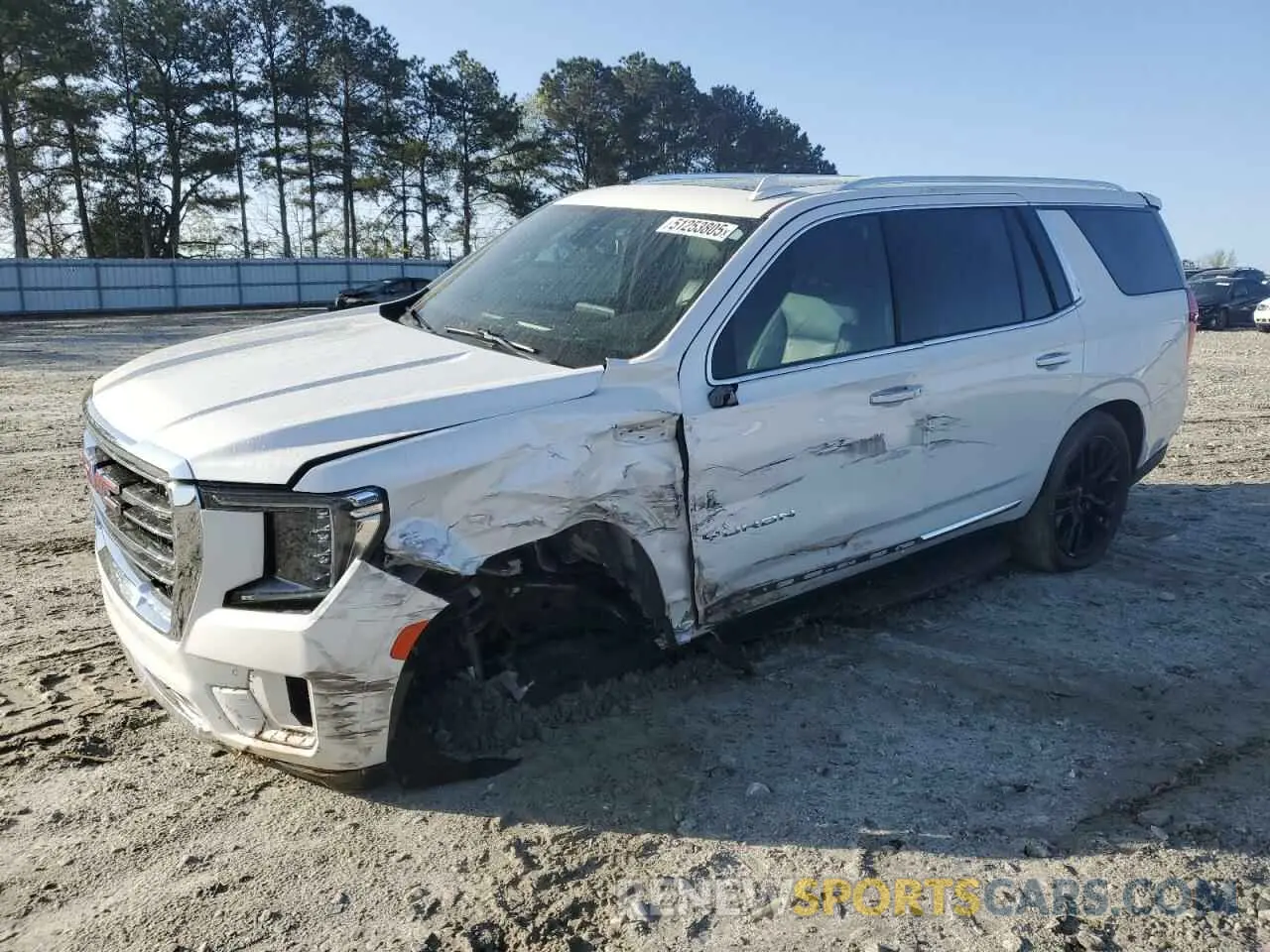 1 Photograph of a damaged car 1GKS1BKD6MR439565 GMC YUKON 2021