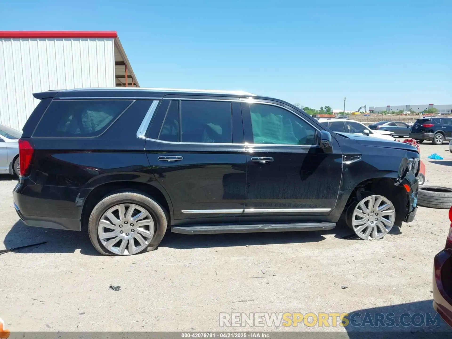 13 Photograph of a damaged car 1GKS1BKD6MR482626 GMC YUKON 2021