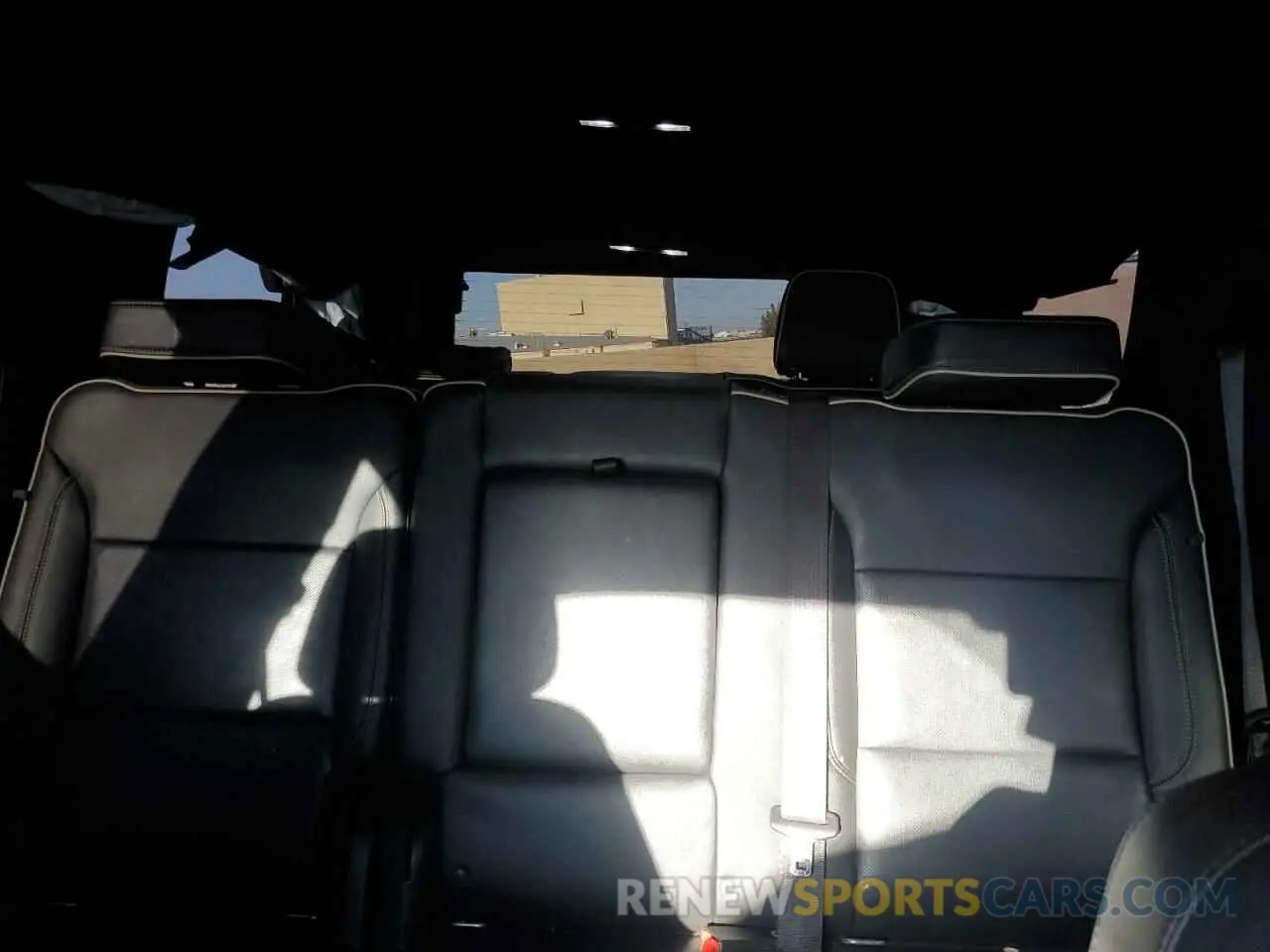 10 Photograph of a damaged car 1GKS1BKD7MR371454 GMC YUKON 2021