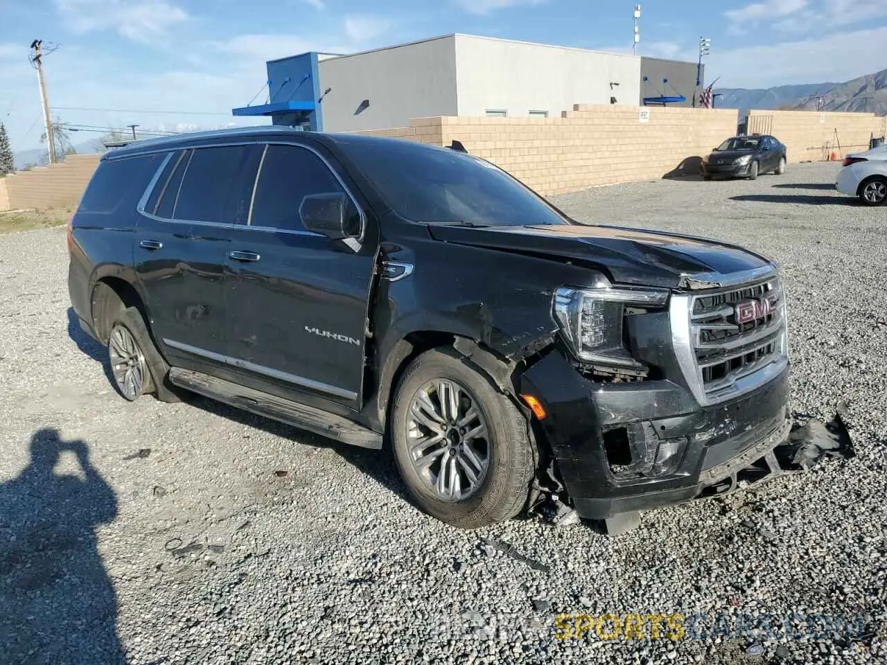 4 Photograph of a damaged car 1GKS1BKD7MR371454 GMC YUKON 2021