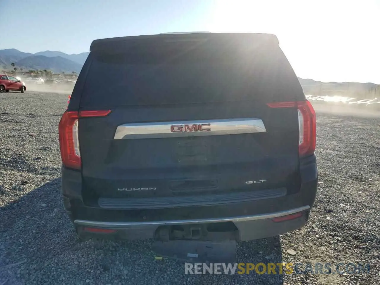 6 Photograph of a damaged car 1GKS1BKD7MR371454 GMC YUKON 2021