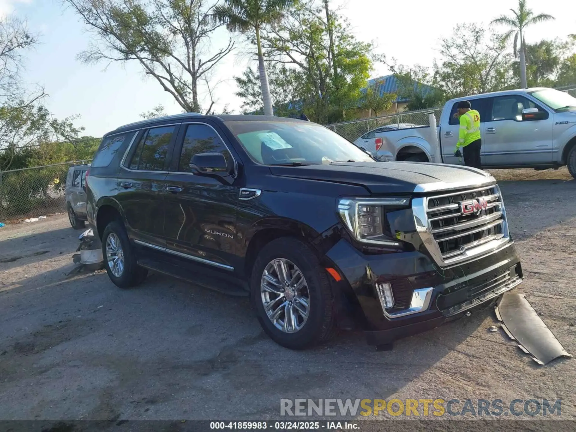 1 Photograph of a damaged car 1GKS1BKD8MR264204 GMC YUKON 2021